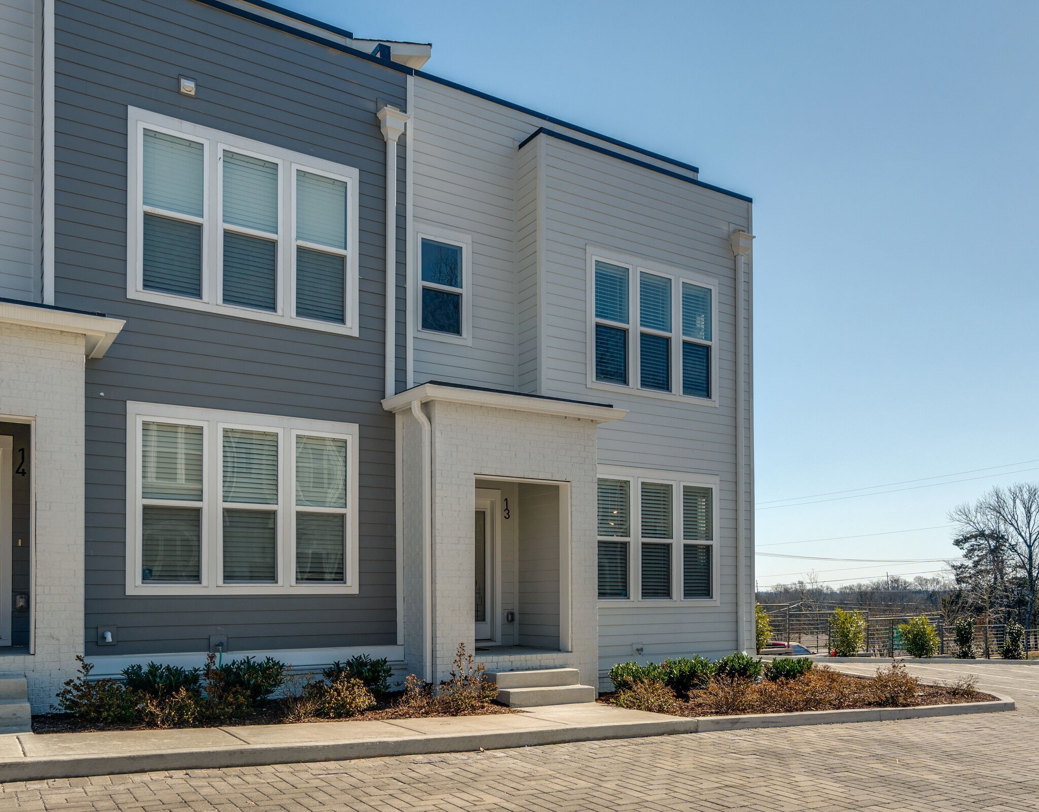 500 Creative Way Property Photo 2