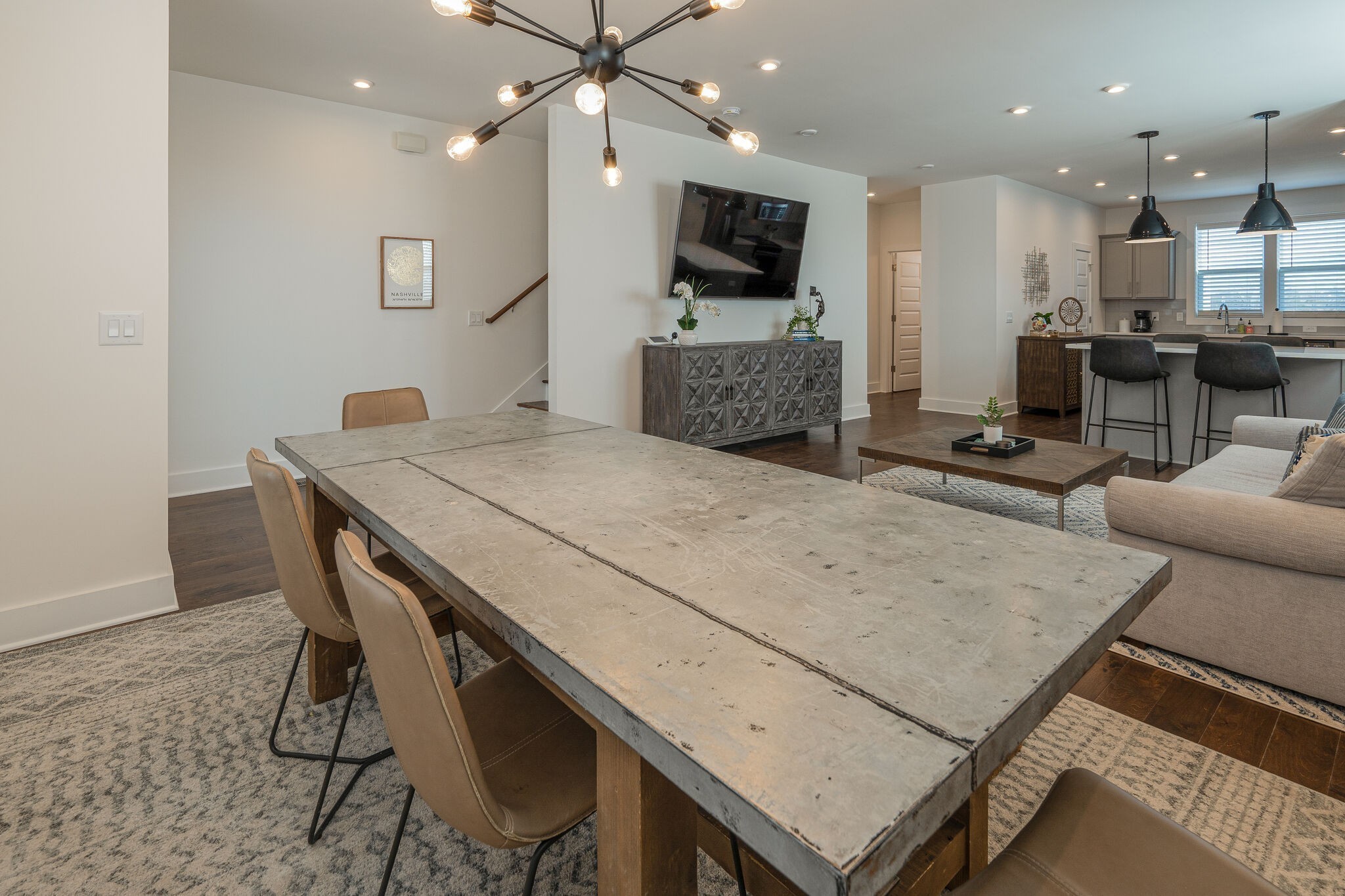 500 Creative Way Property Photo 8