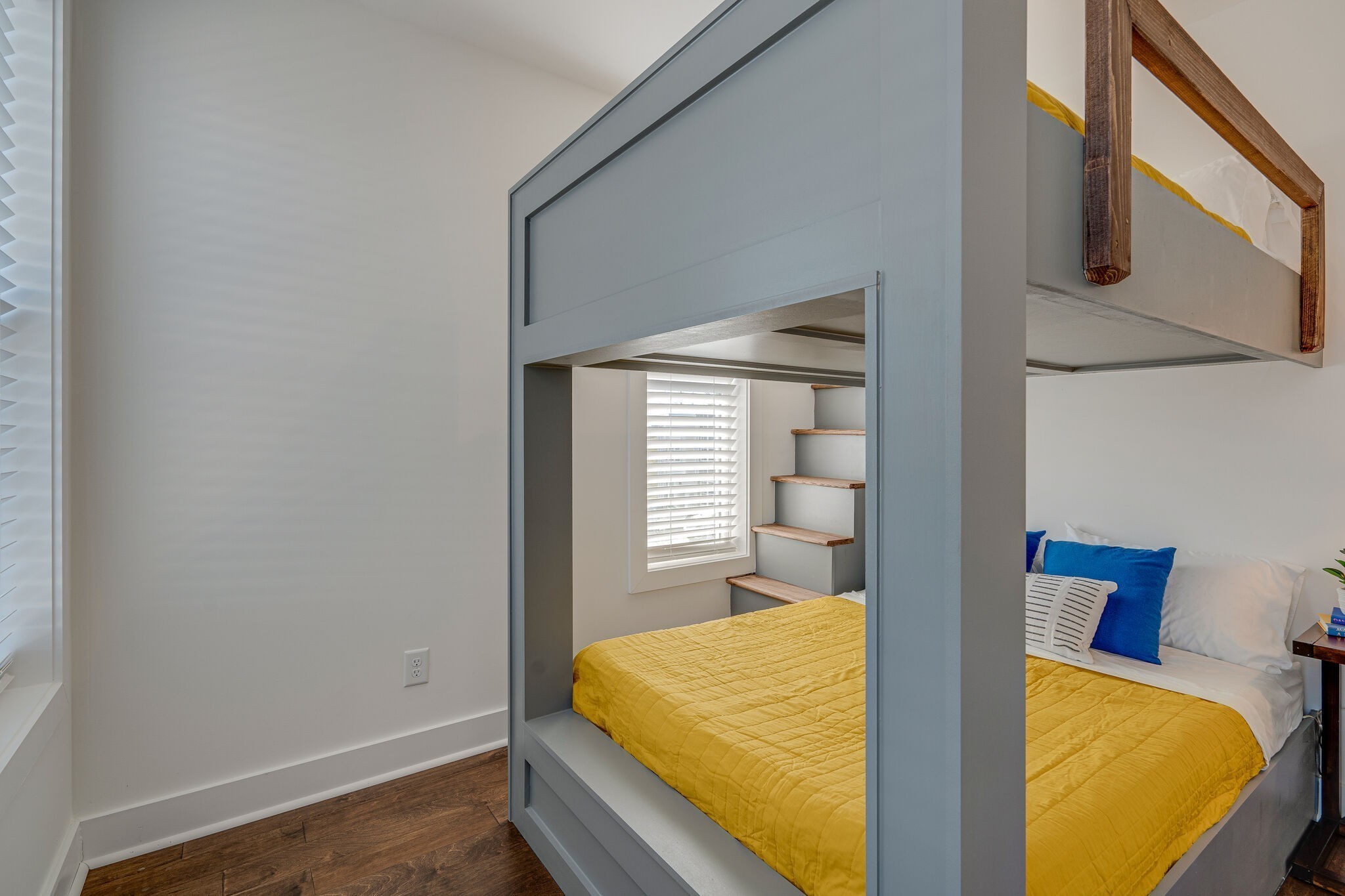 500 Creative Way Property Photo 17