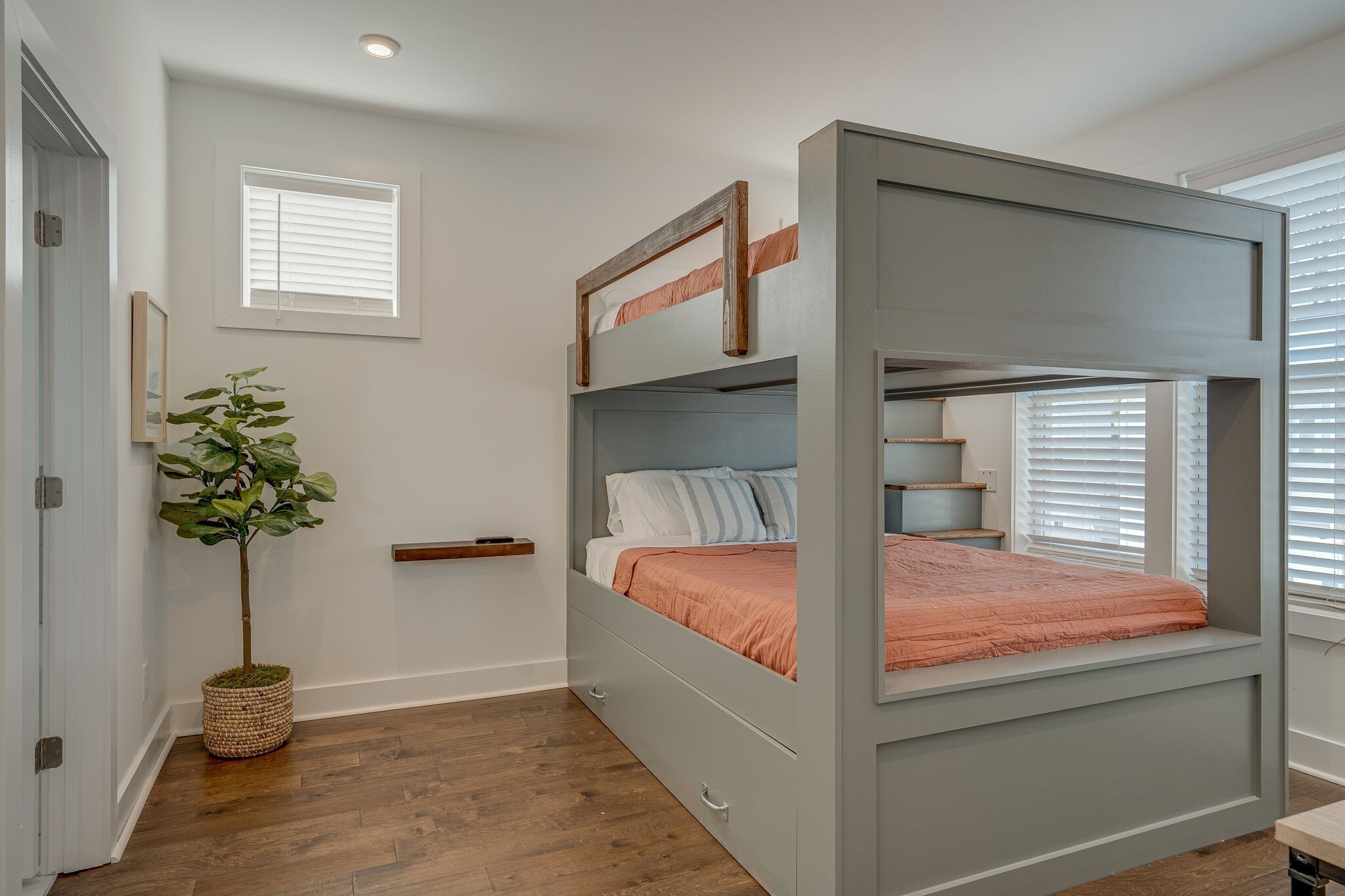 500 Creative Way Property Photo 19