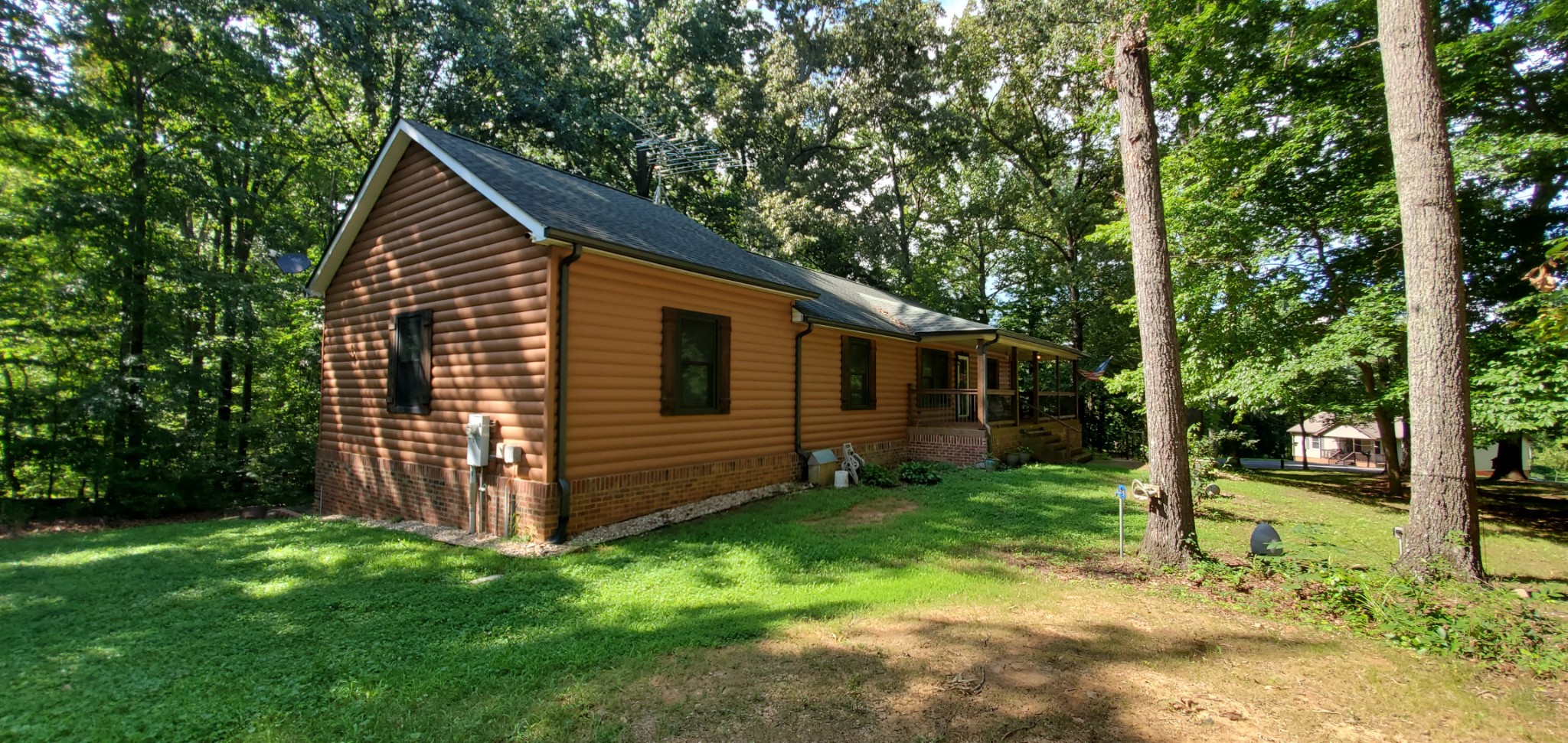 1109 Ellis Ct Property Photo 2
