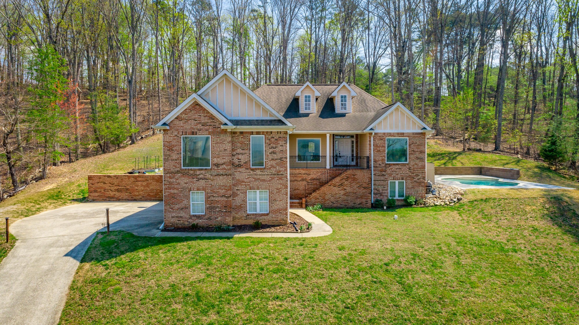 9768 Caseview Drive Property Photo 1