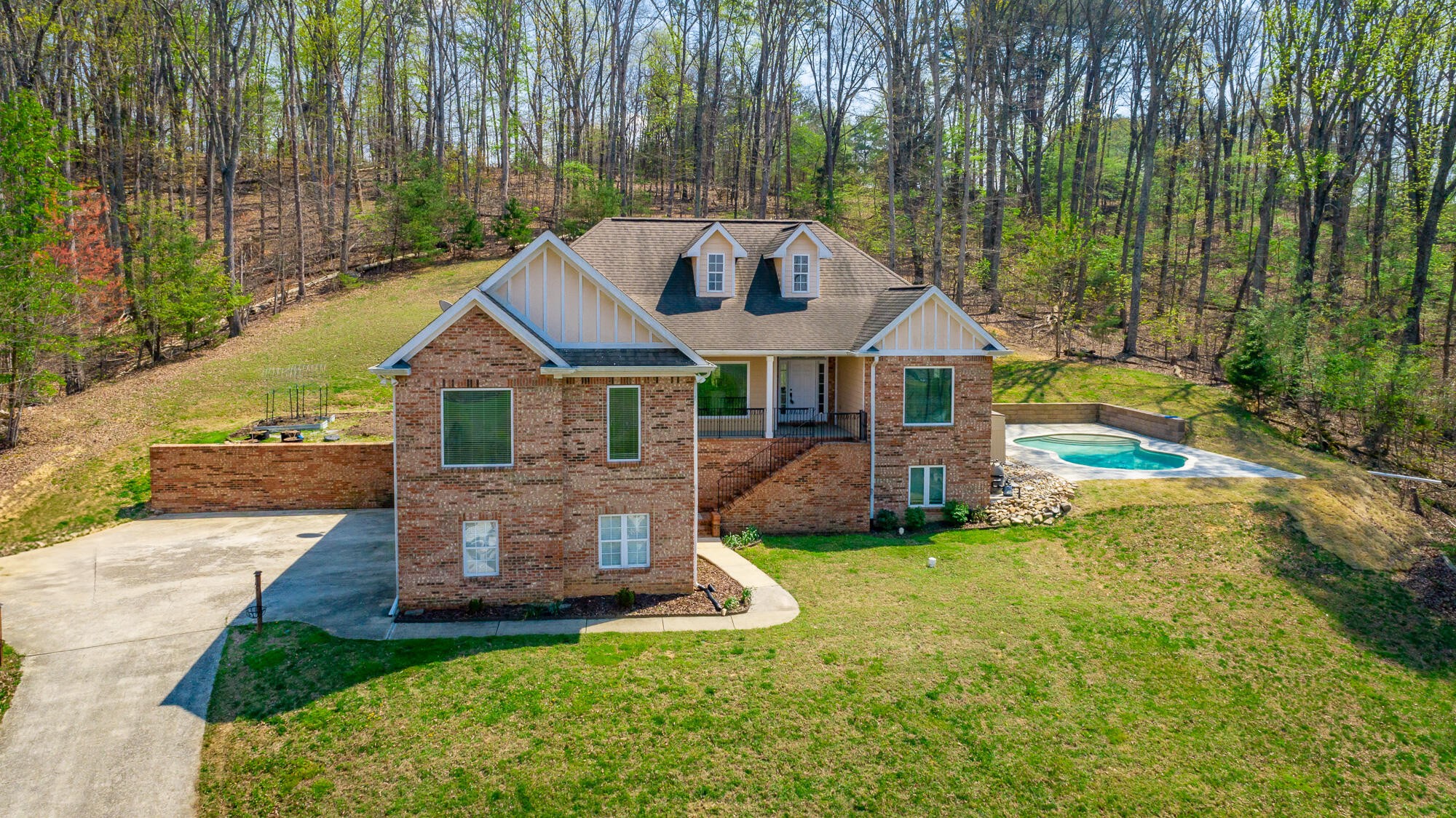 9768 Caseview Drive Property Photo 12