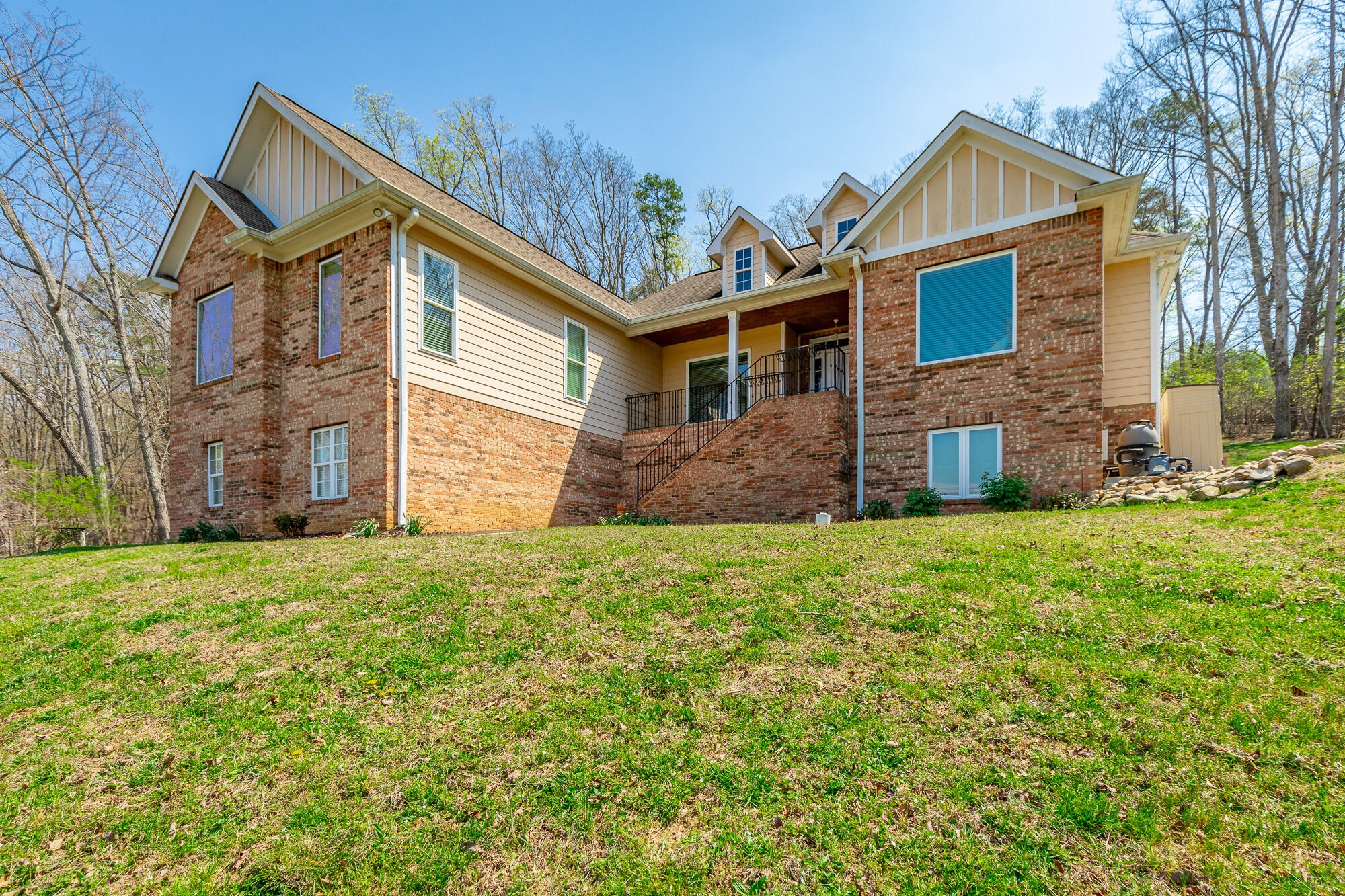 9768 Caseview Drive Property Photo 14