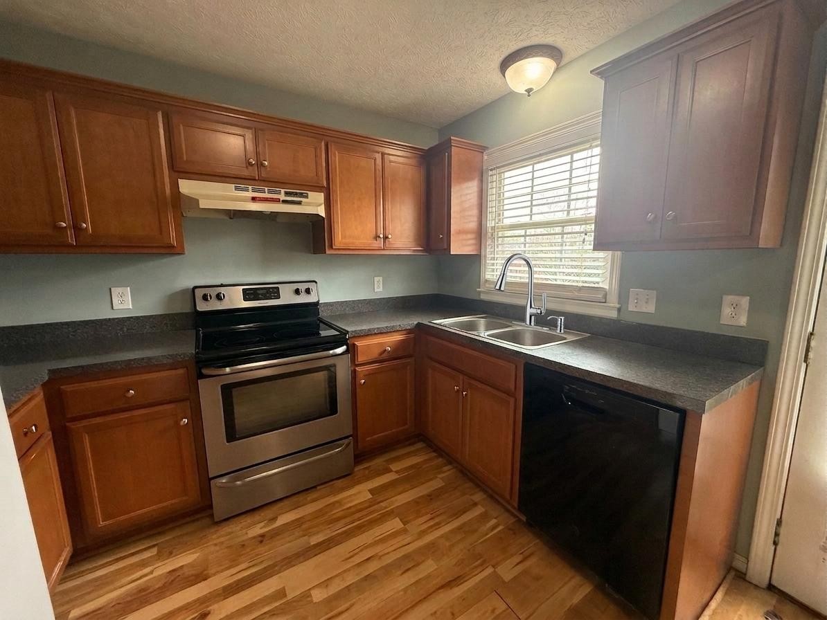 1532 Lewis Rd Property Photo 5