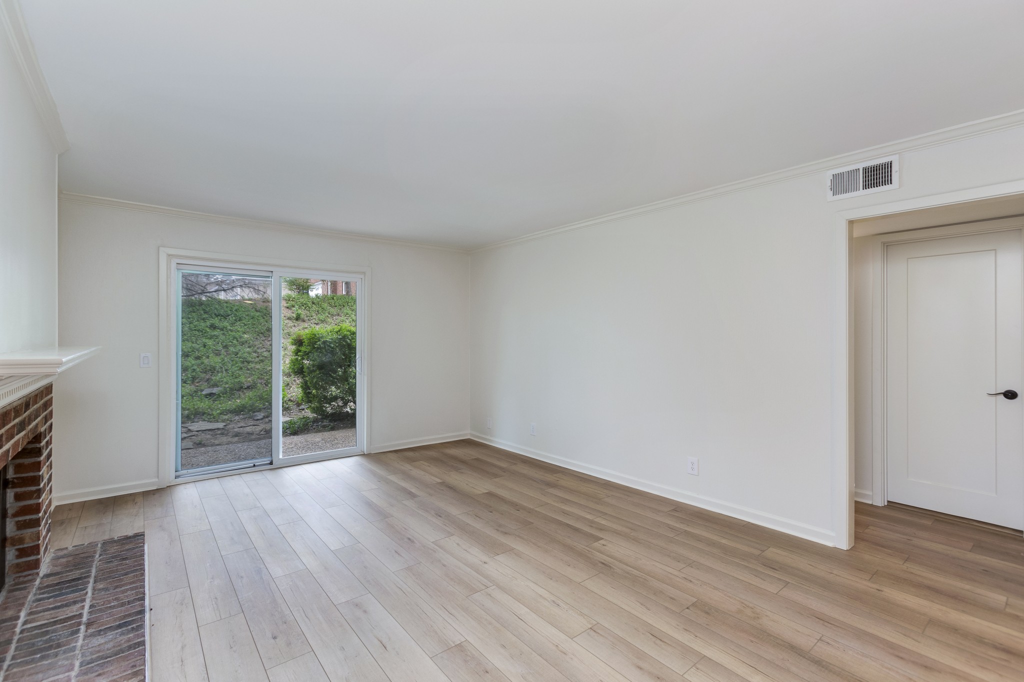 2116 Hobbs Rd Property Photo 5