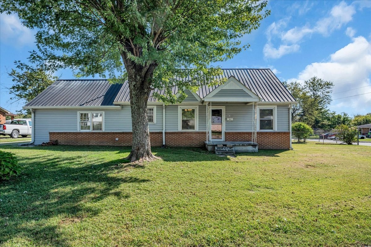 416 Juniper Ln Property Photo 1
