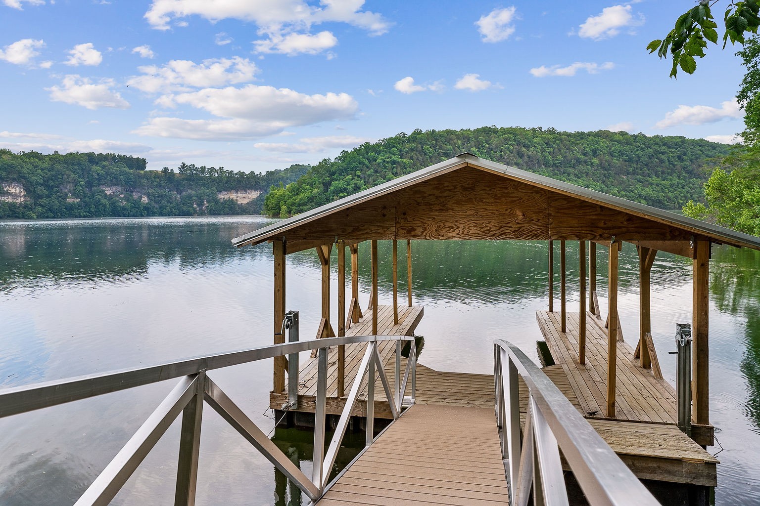 19 Summer Breeze Dr Property Photo 1