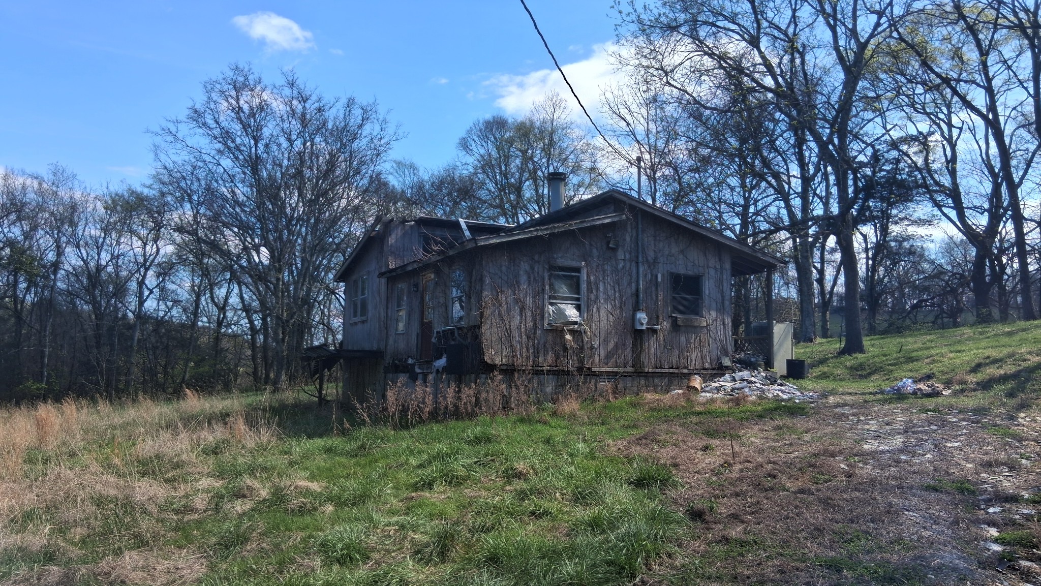 2431 Williams Rd Property Photo 2