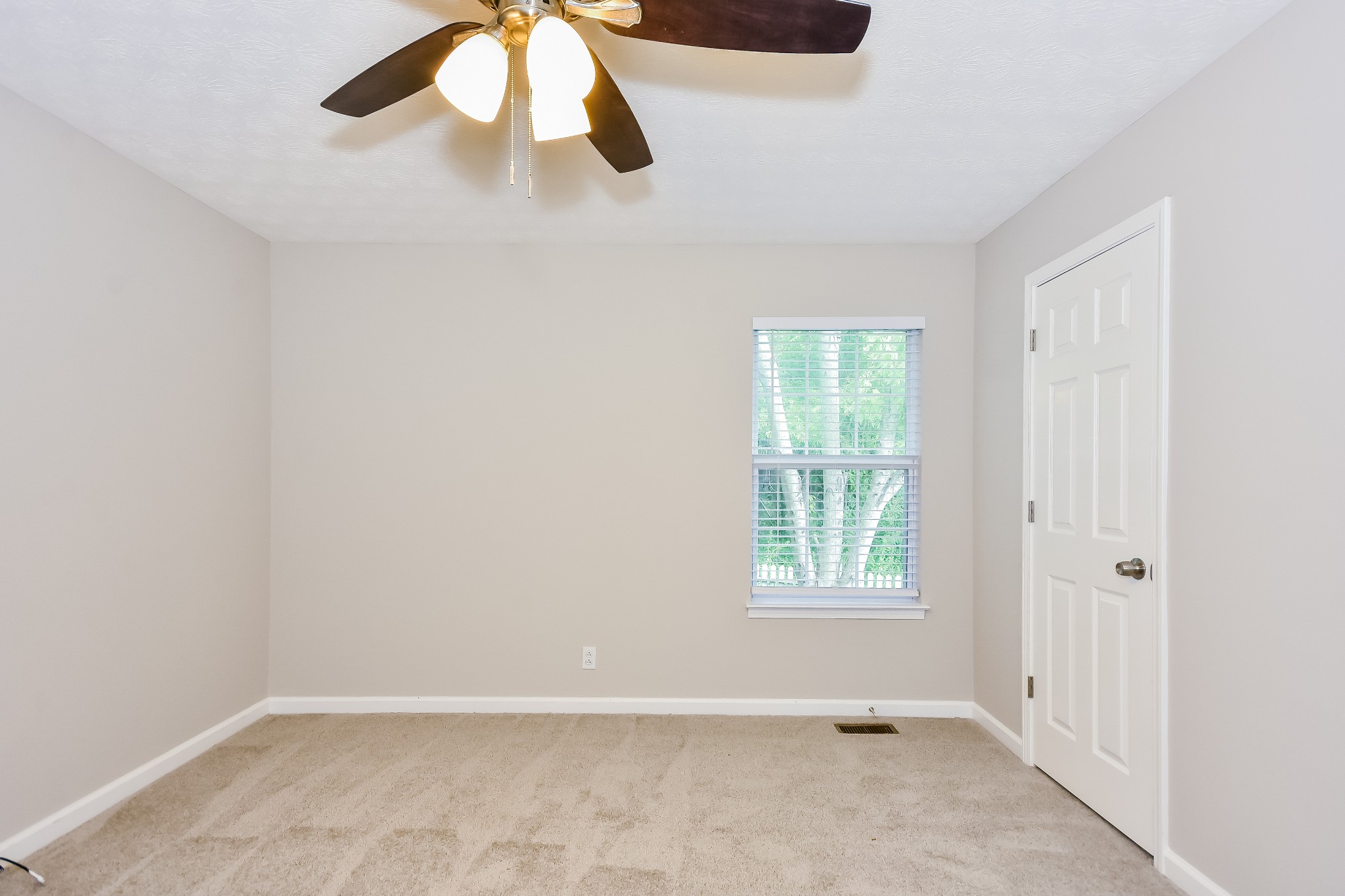 649 Laramie Dr Property Photo 12