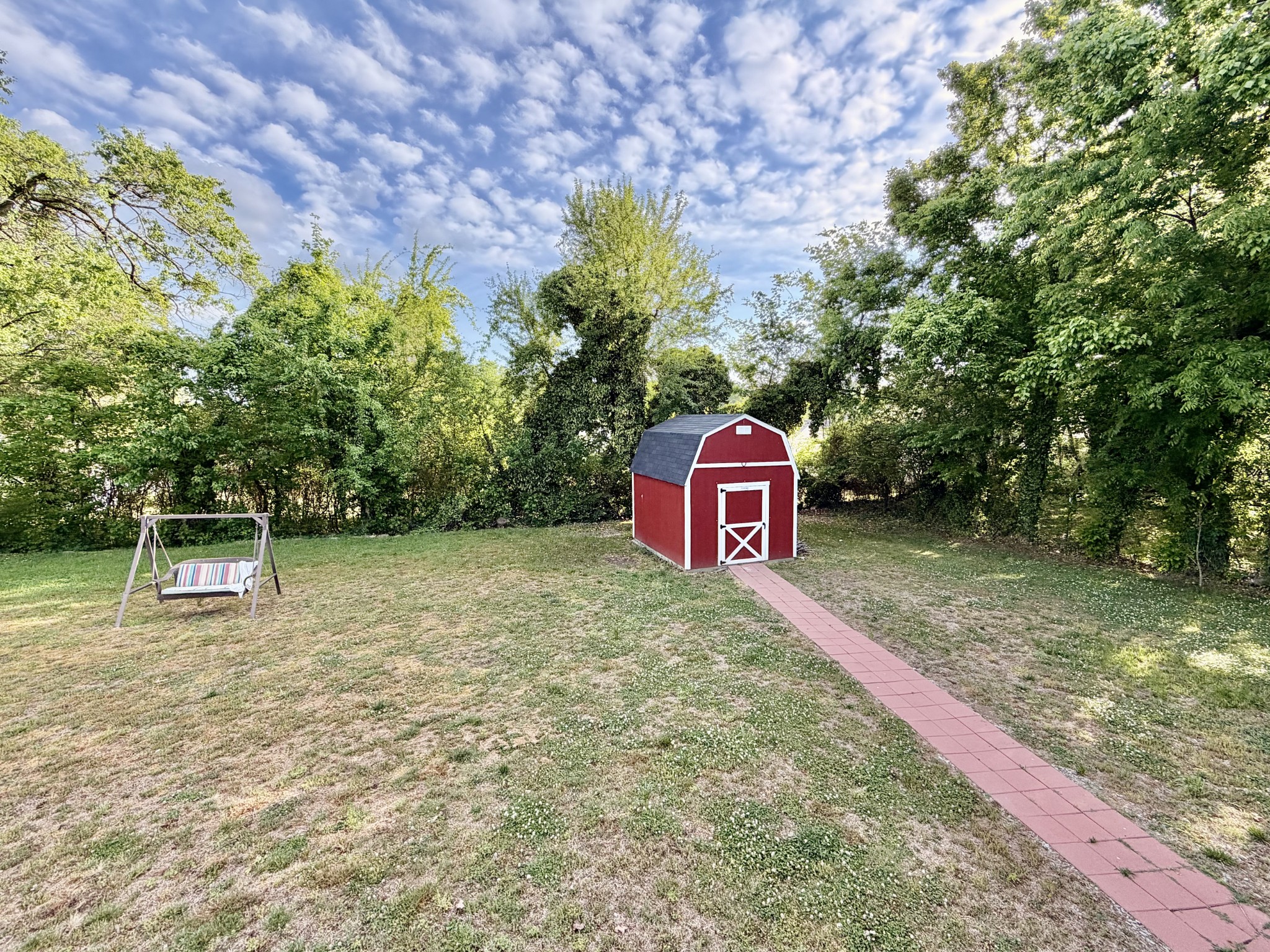525 E Washington St Property Photo 39