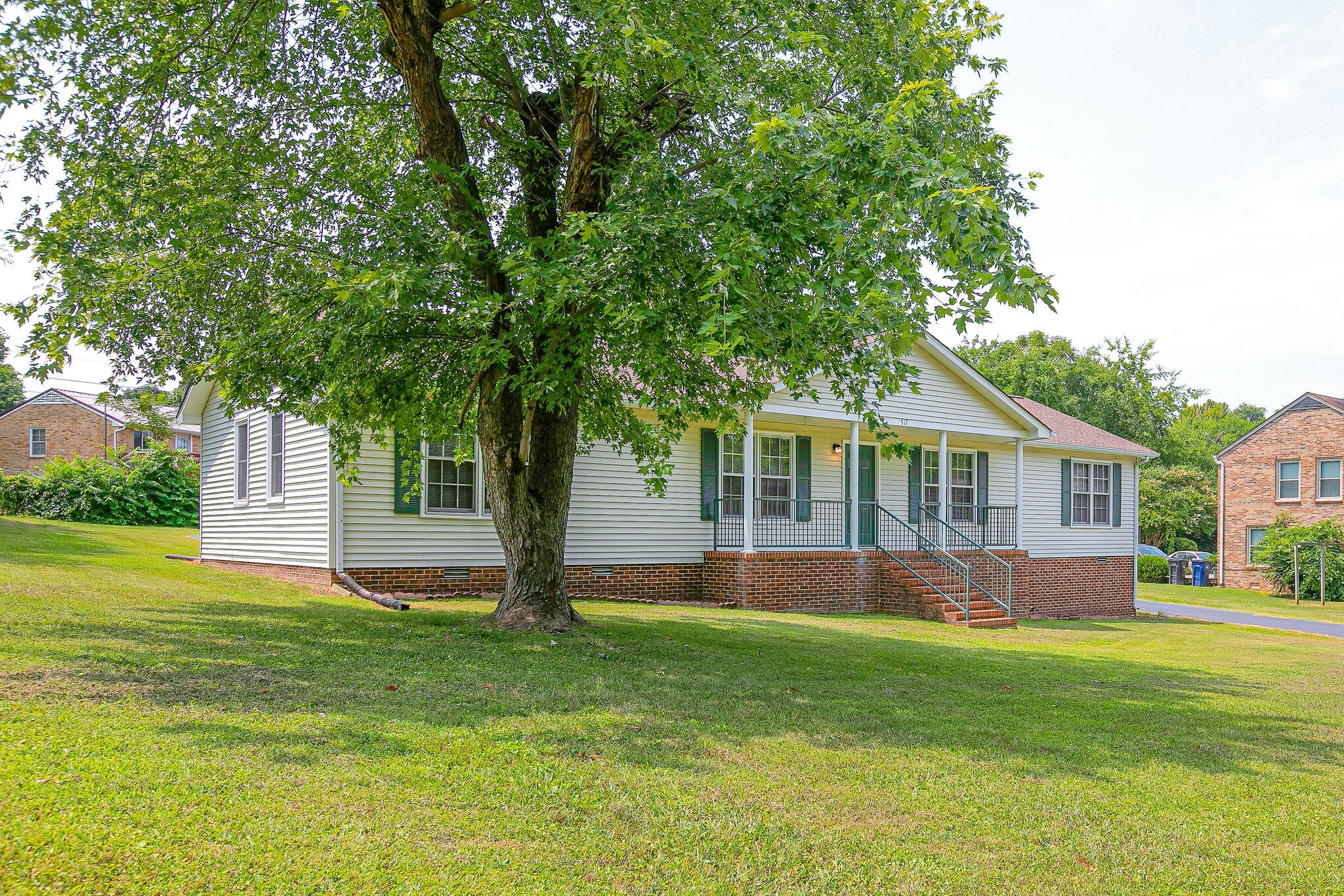 517 Woods Dr Property Photo 1