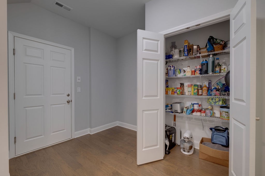 894 Meadowcrest Way Property Photo 14