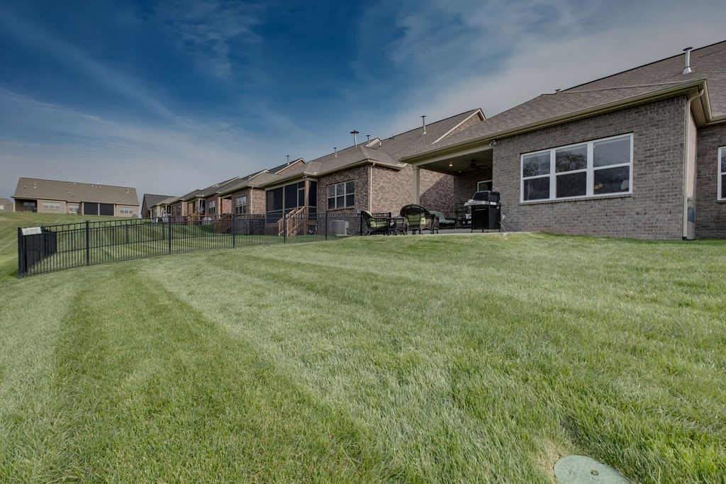 894 Meadowcrest Way Property Photo 42