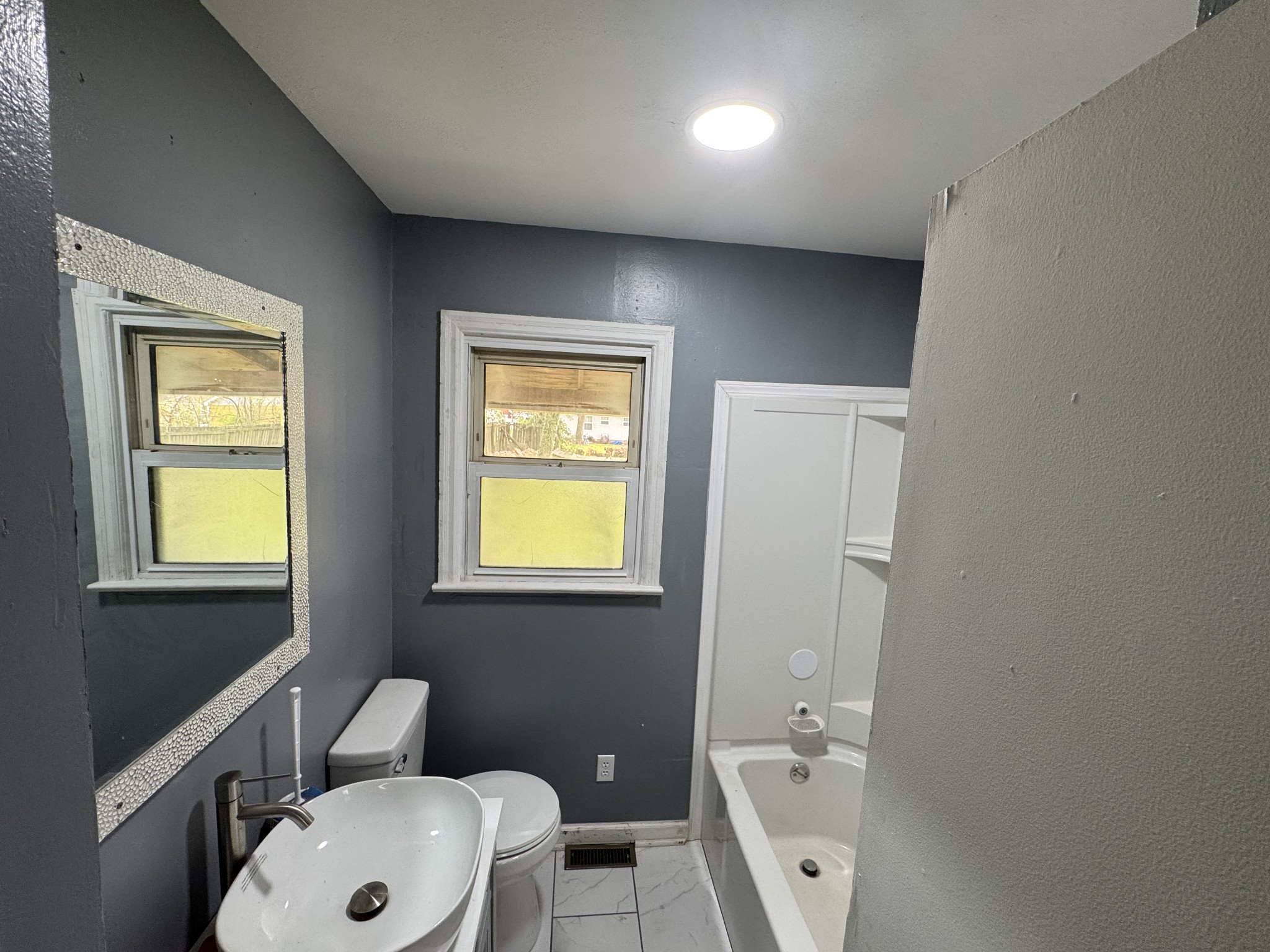 402 E Locust St Property Photo 13