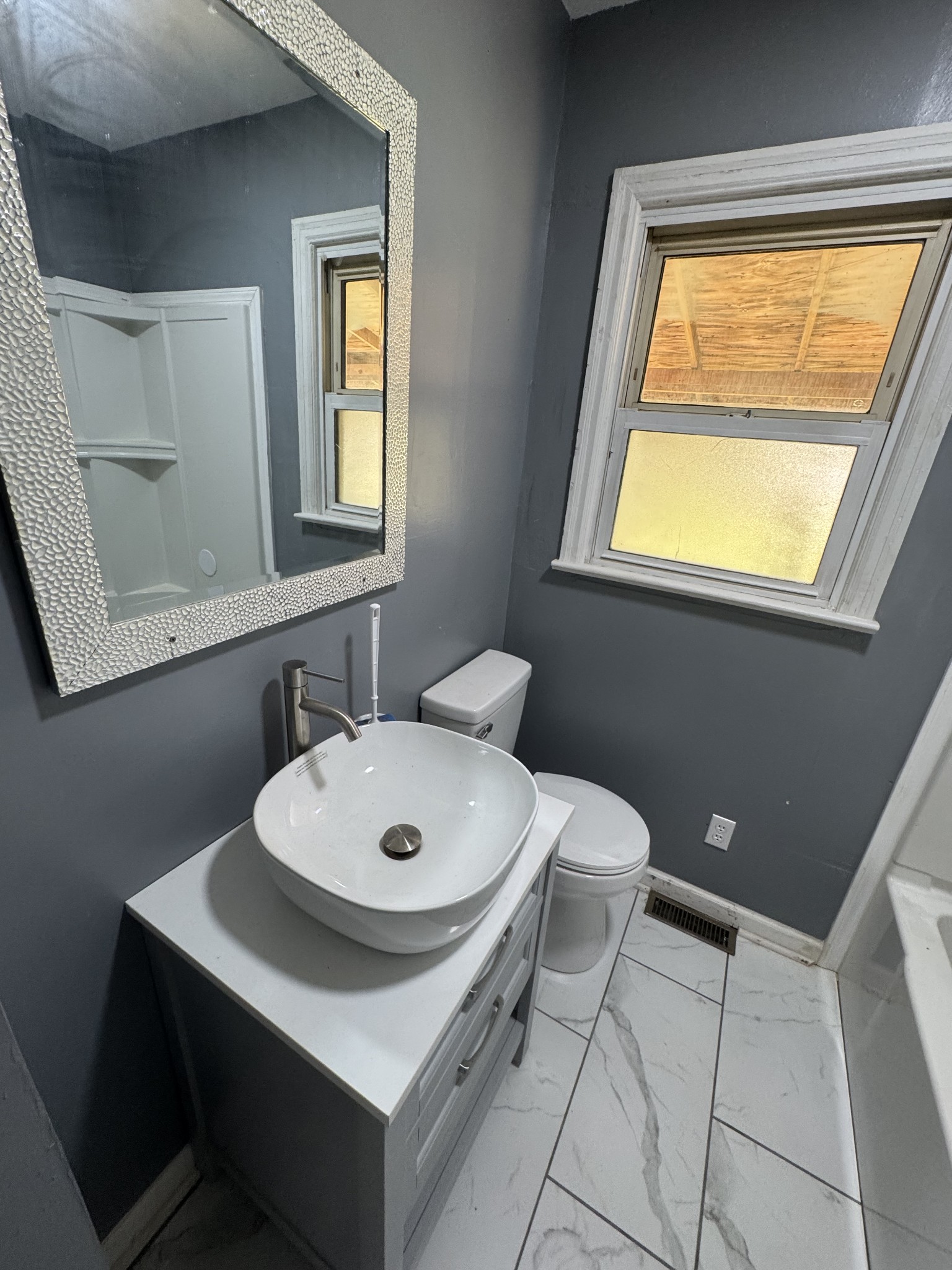 402 E Locust St Property Photo 15