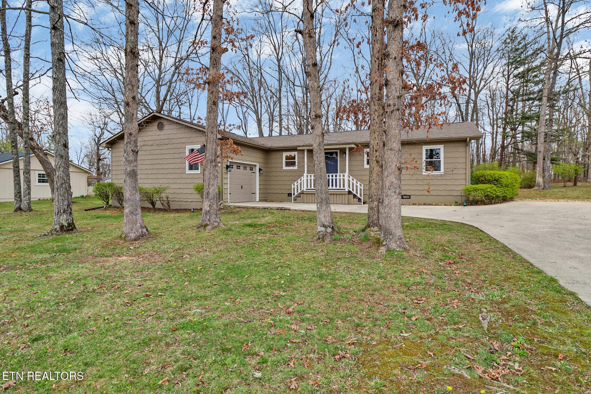 115 Eagle Lane Property Photo 1