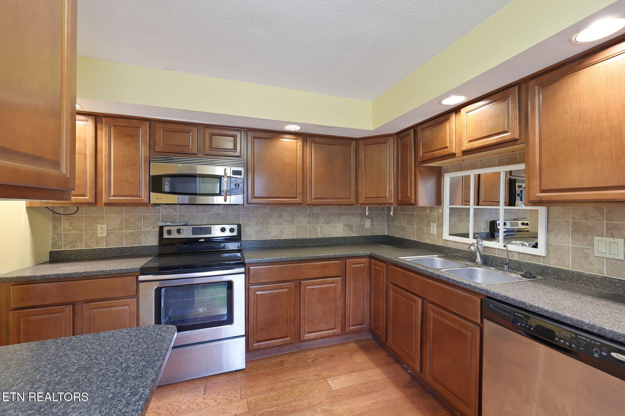 8709 Olde Colony Tr Property Photo 9