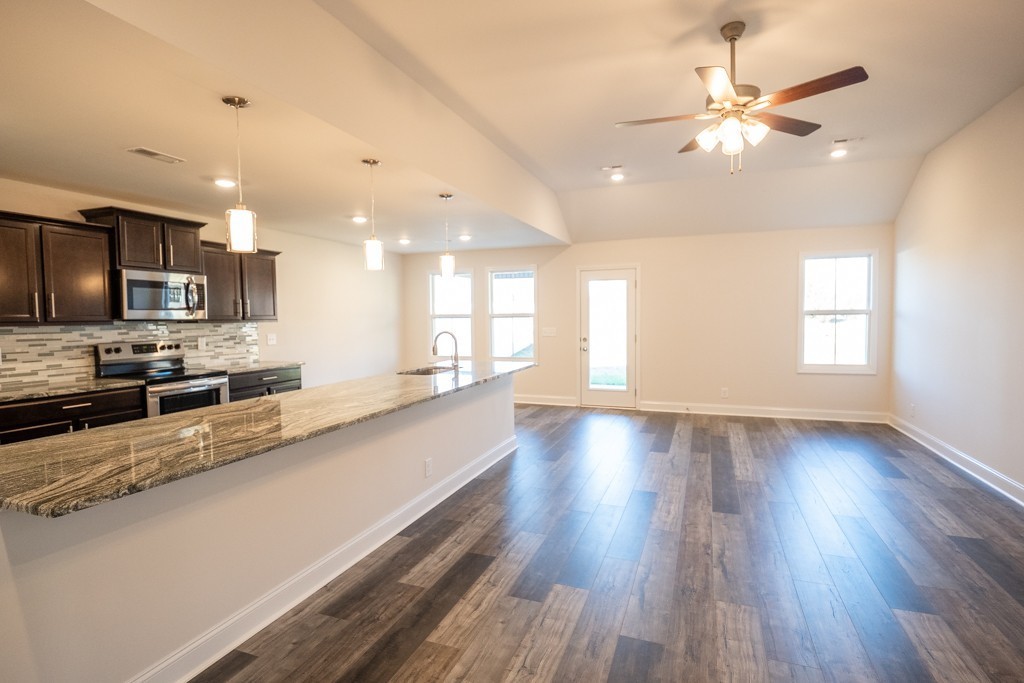 12 Persinger Place Property Photo 3