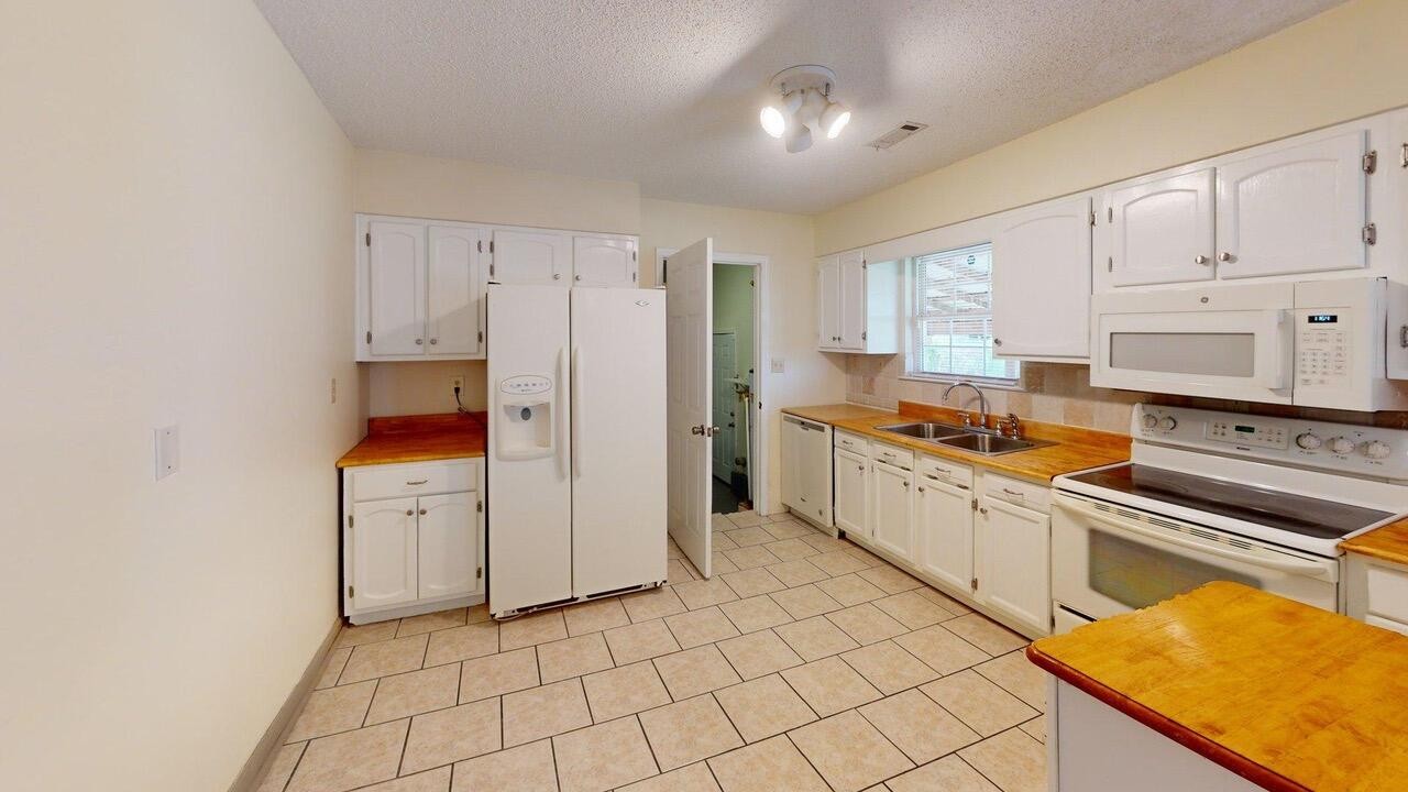 4620 Jersey Pike Property Photo 7