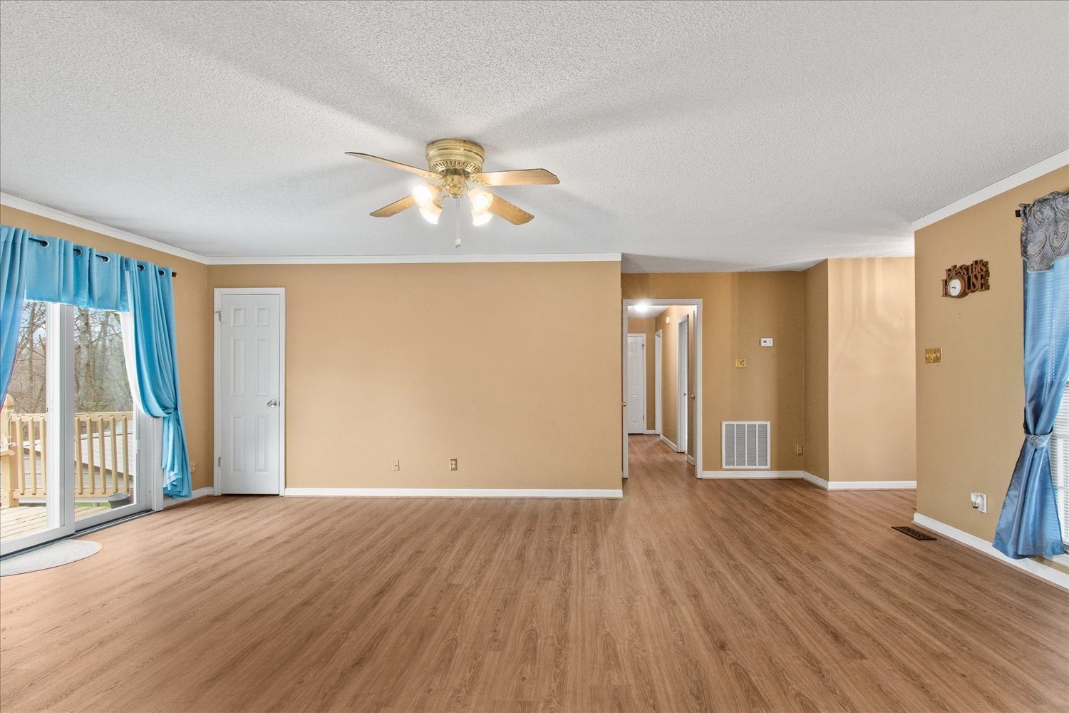 301 Andes Dr Property Photo 8