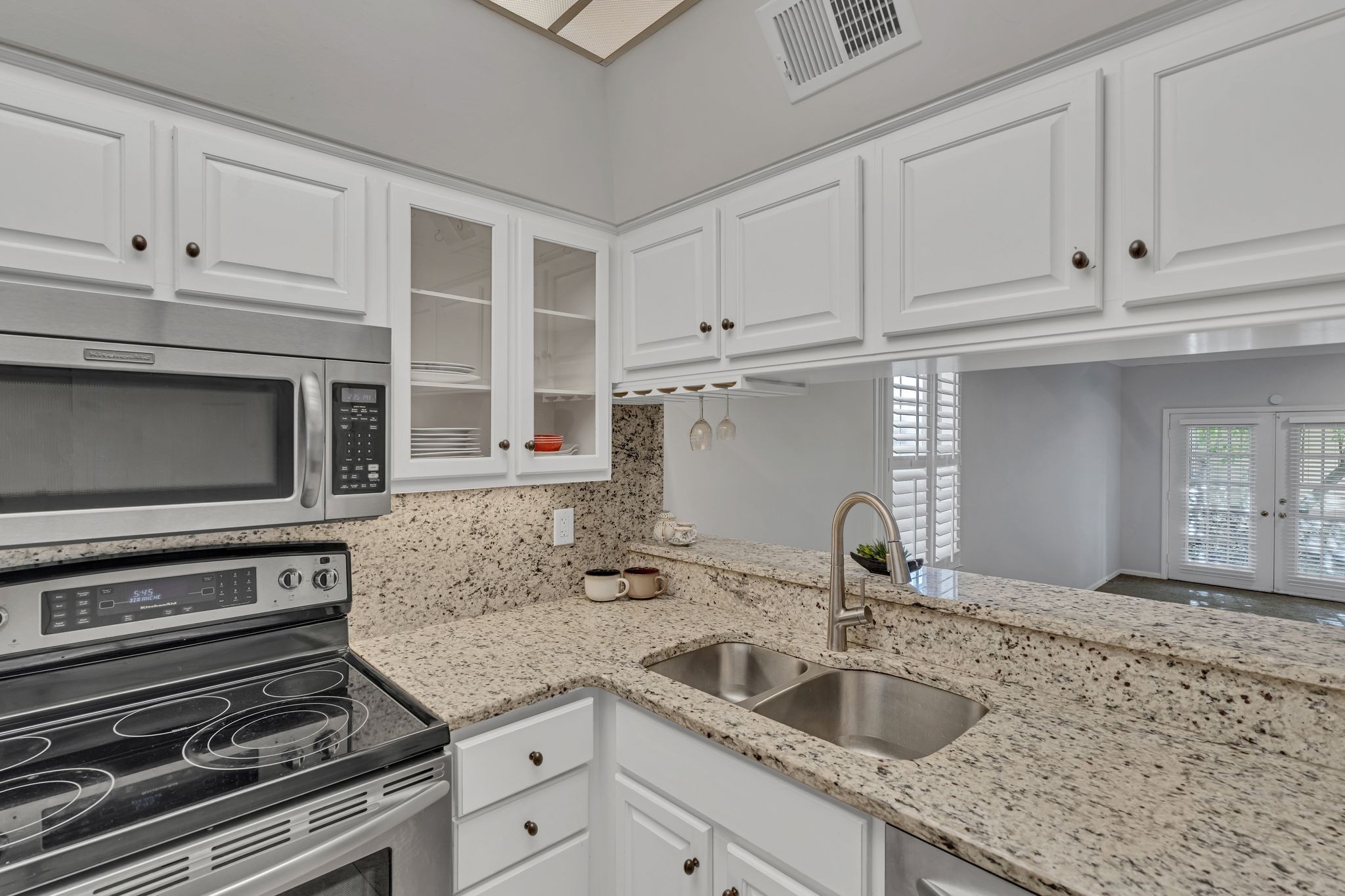 107 W End Pl Property Photo 1
