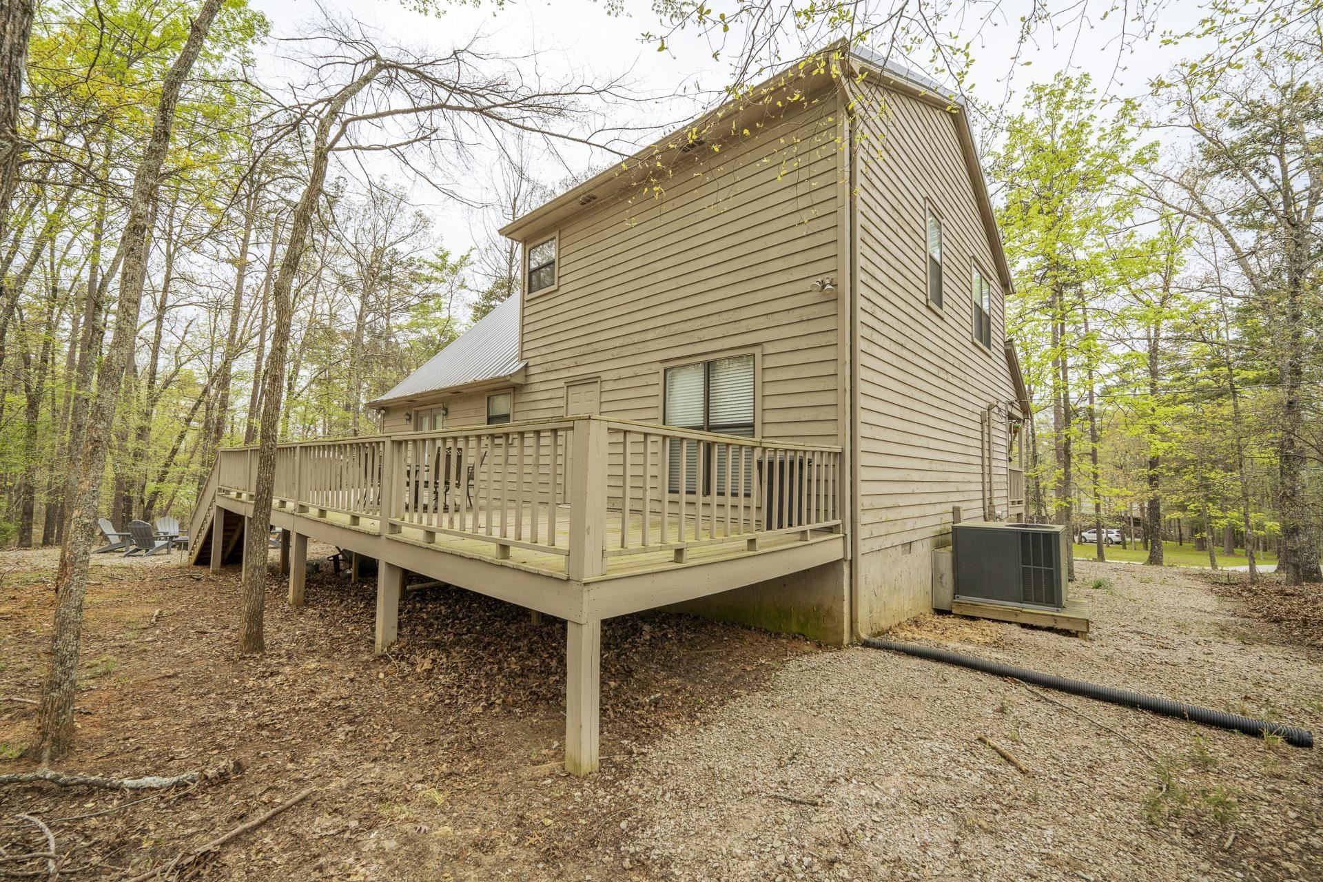 65 L Sealy Cv Property Photo 3