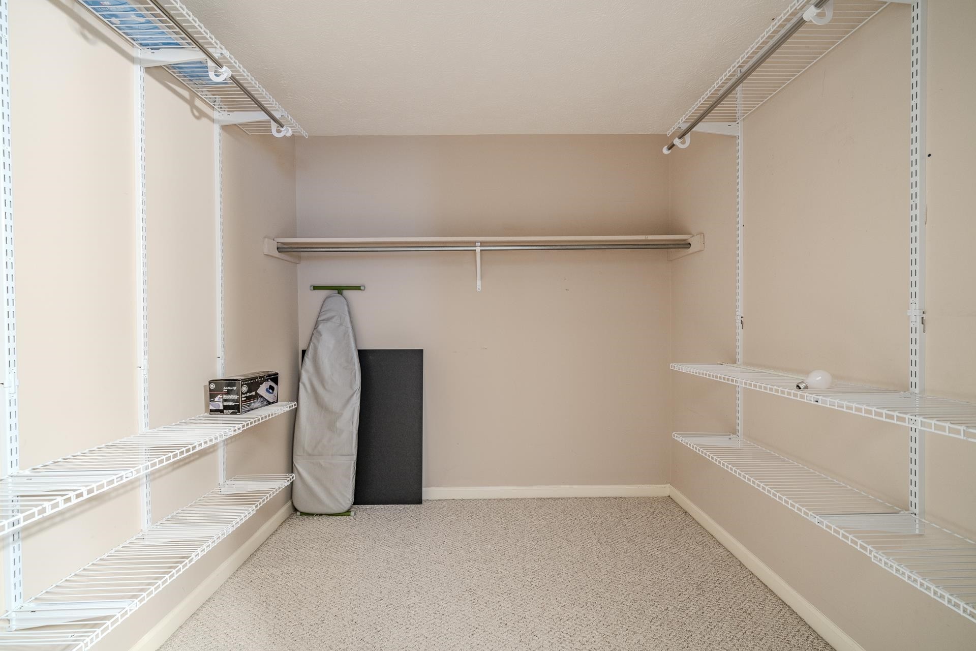 65 L Sealy Cv Property Photo 16