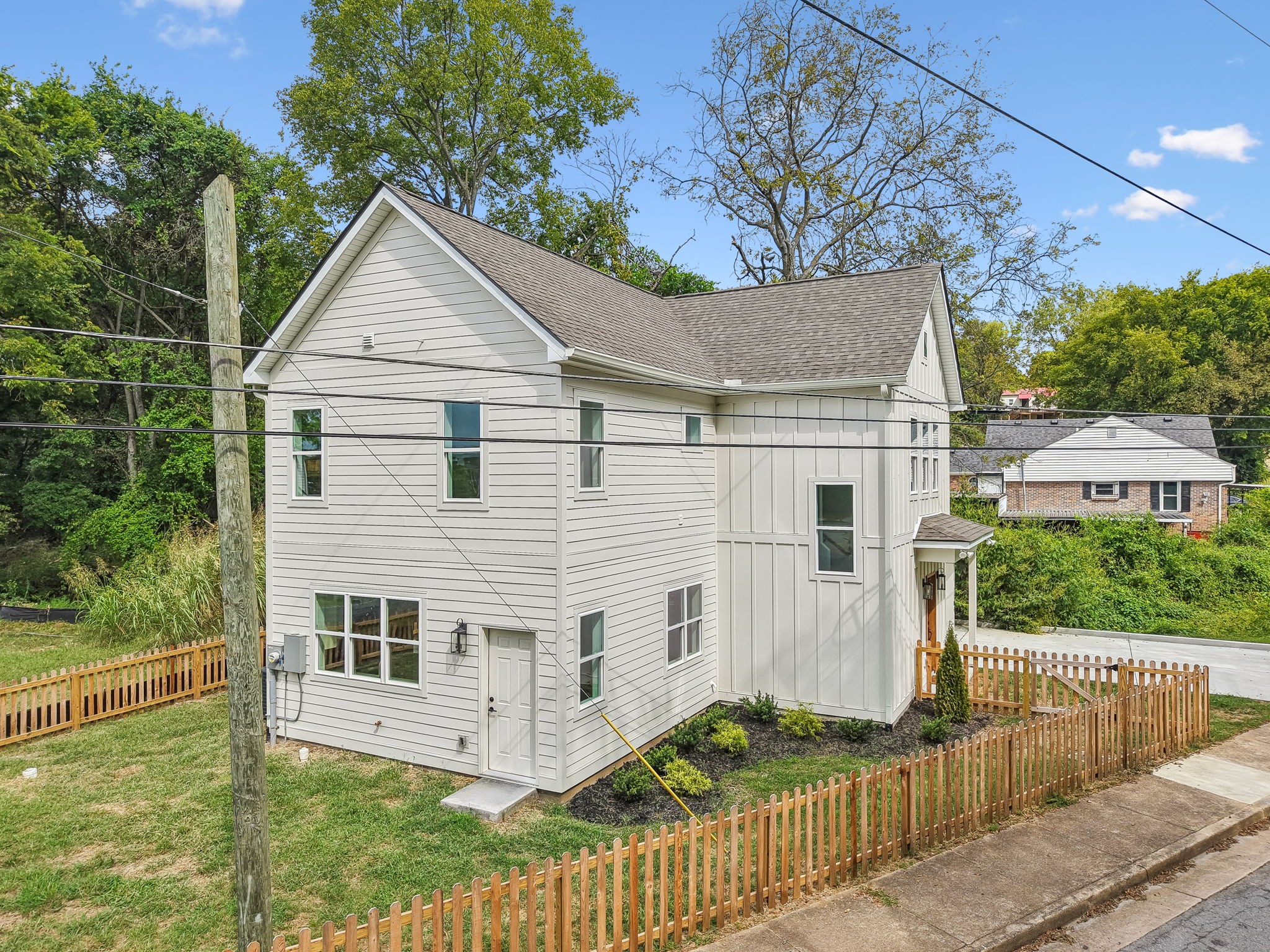 1104 Mcferrin Ave Property Photo 3