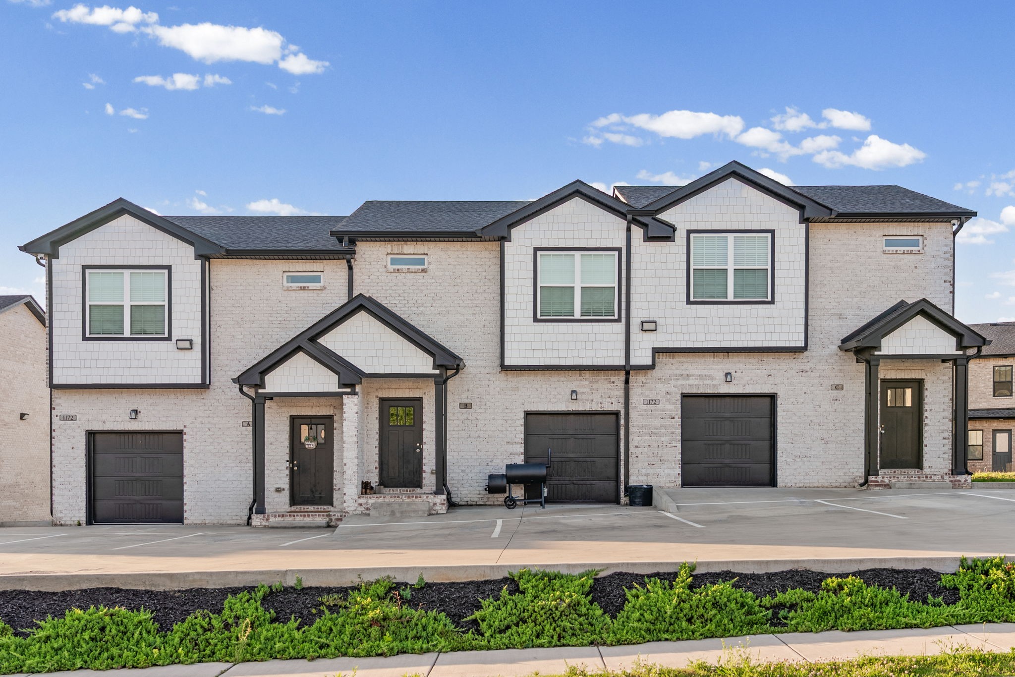 1170 Meadowhill Ln