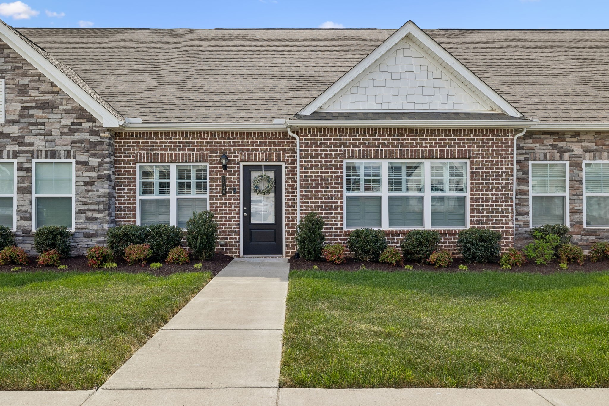2406 Laurelstone Dr Property Photo 1