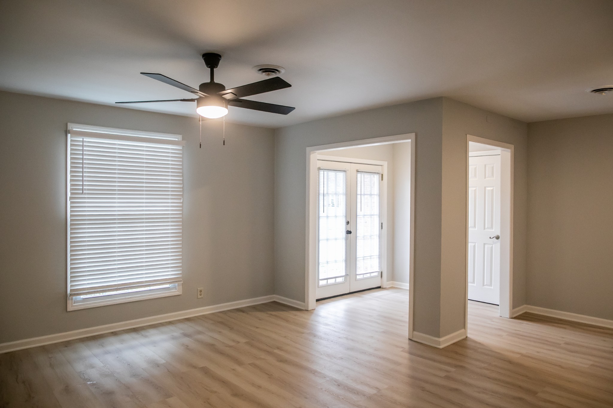 317 Plantation Ct Property Photo 6
