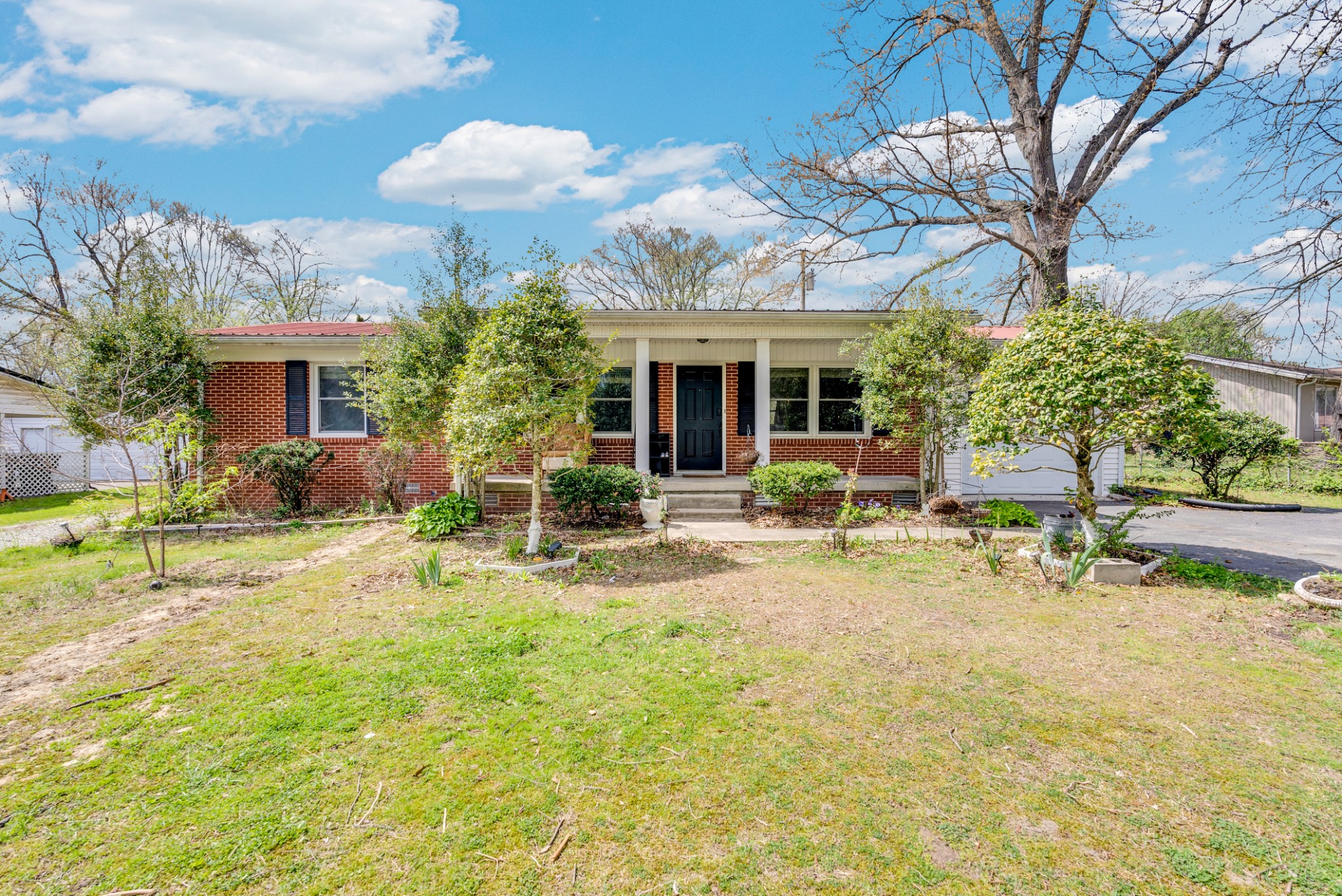 1222 Glenwood Dr Property Photo 1