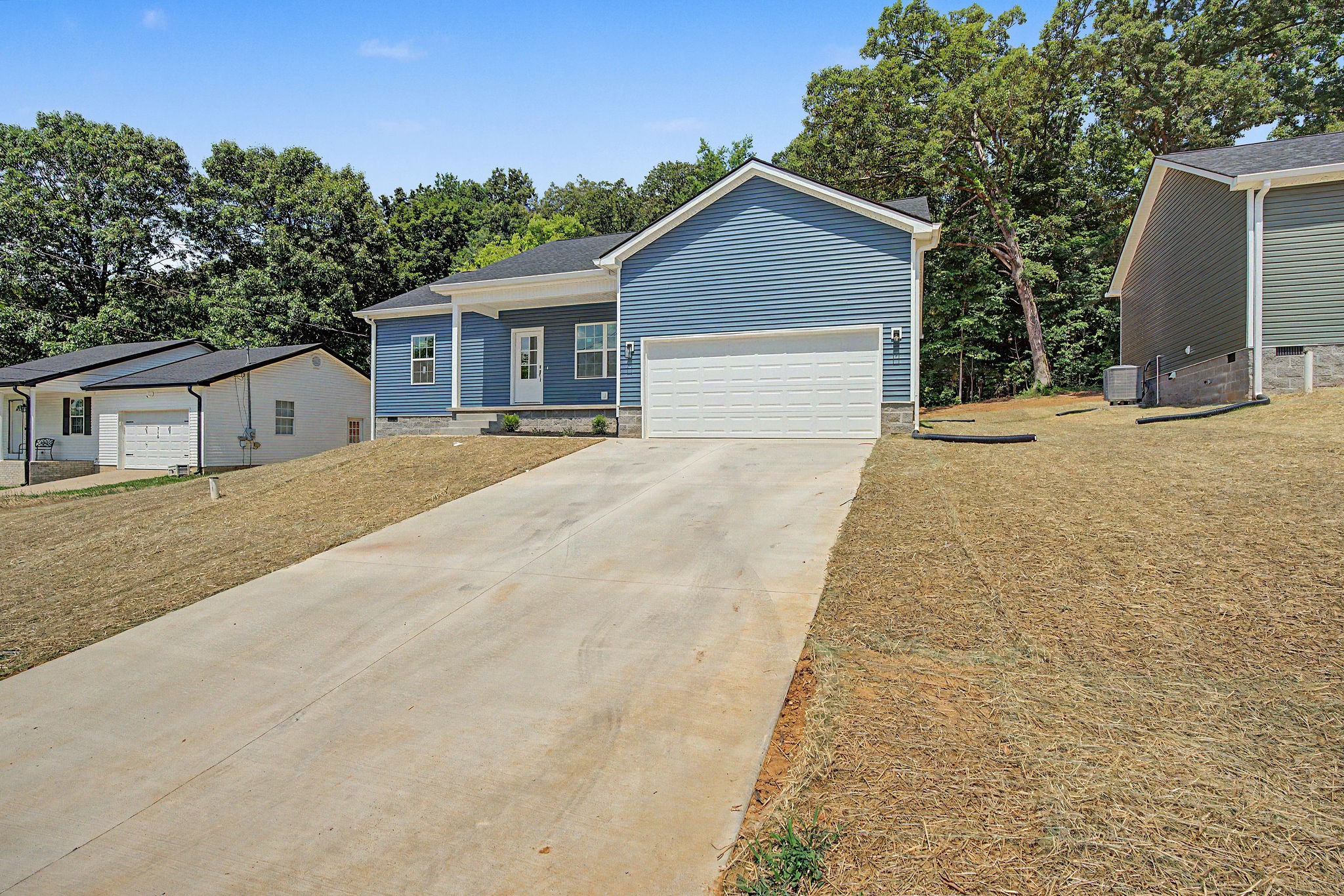 318 Pine Hill Dr Property Photo 3