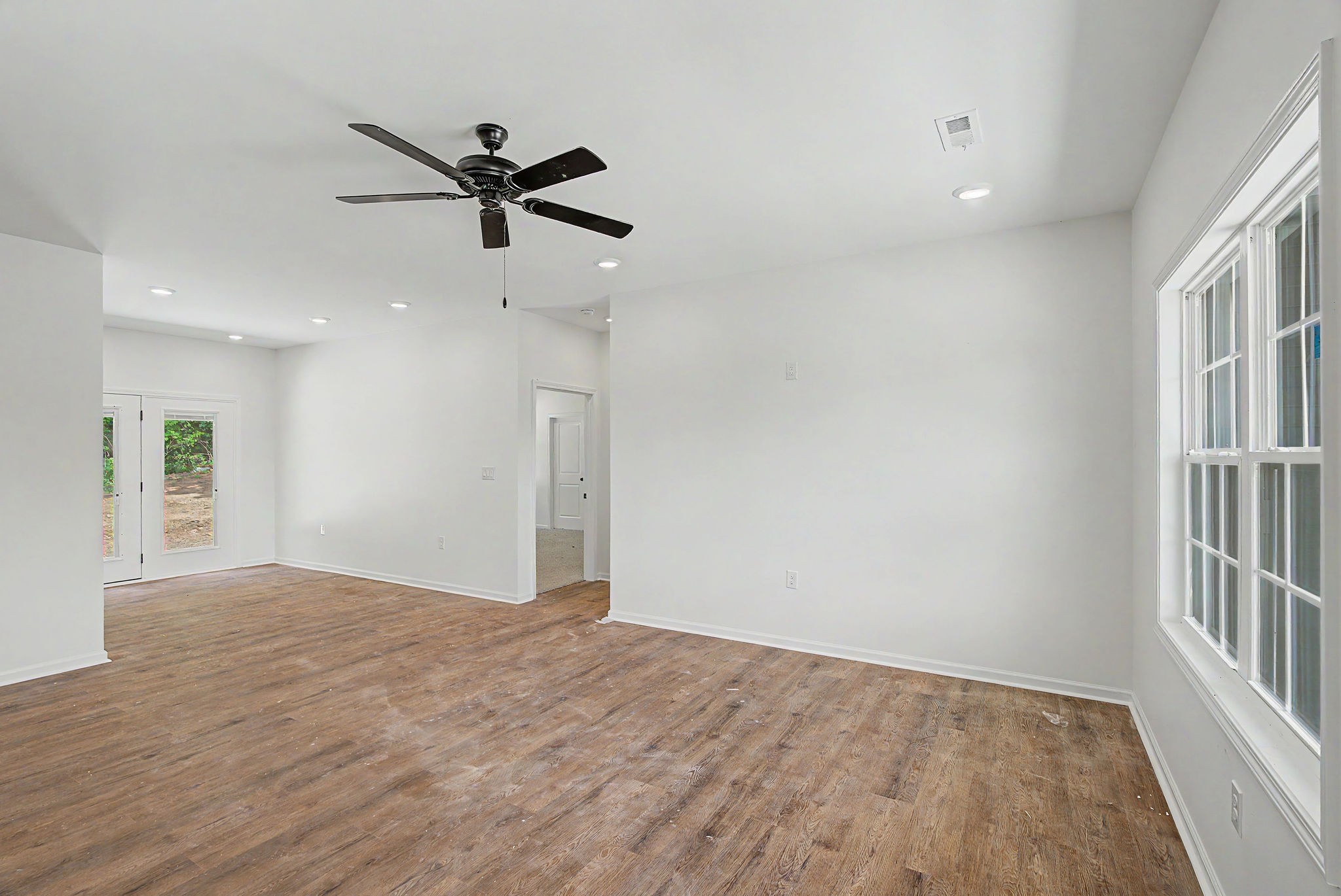 318 Pine Hill Dr Property Photo 7