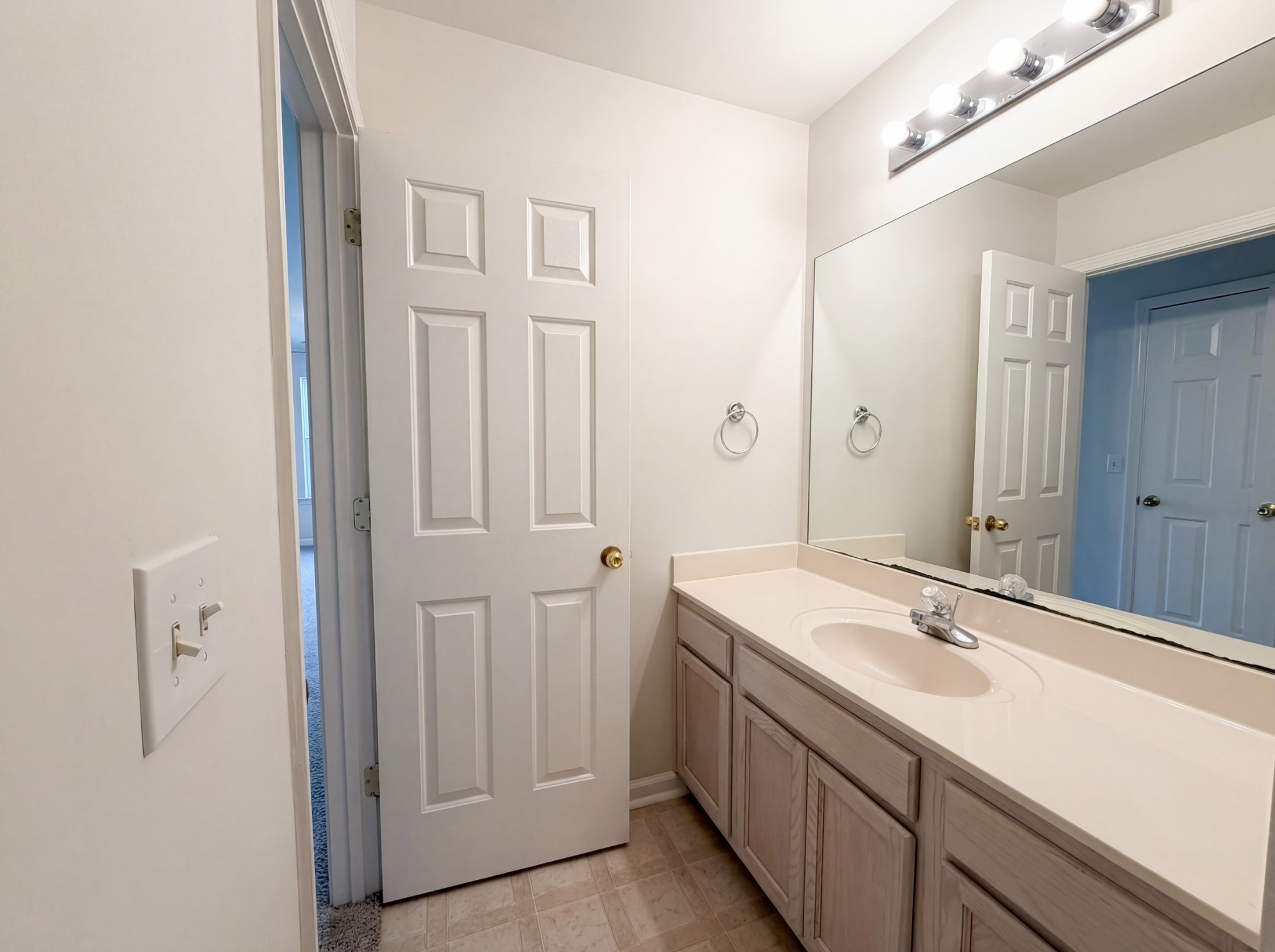 403 Heath Pl Property Photo 7