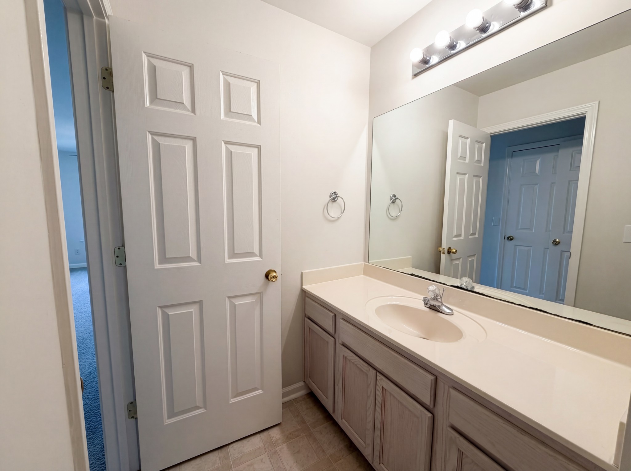 403 Heath Pl Property Photo 8
