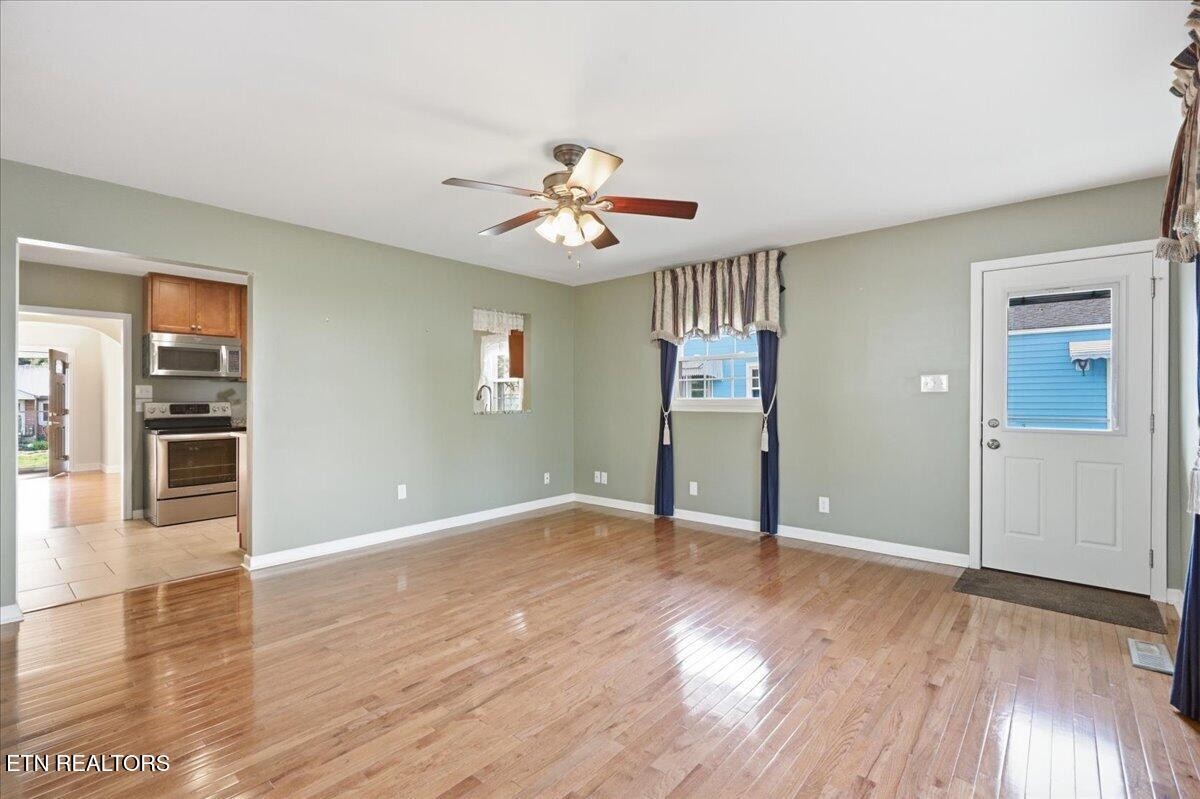 2445 Kennington Rd Property Photo 2
