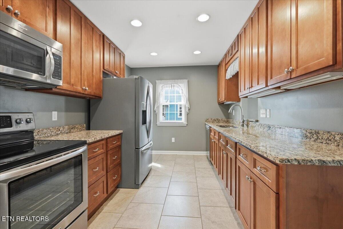 2445 Kennington Rd Property Photo 3