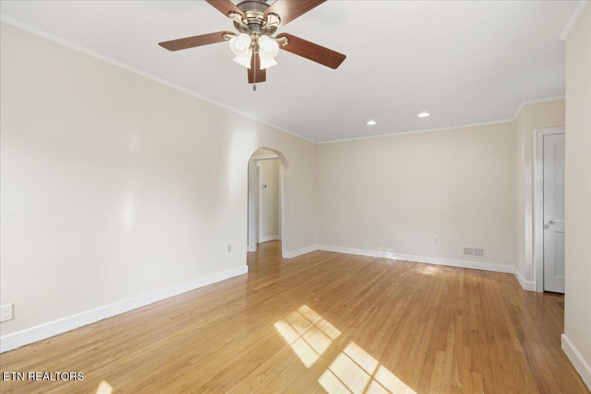 2445 Kennington Rd Property Photo 10
