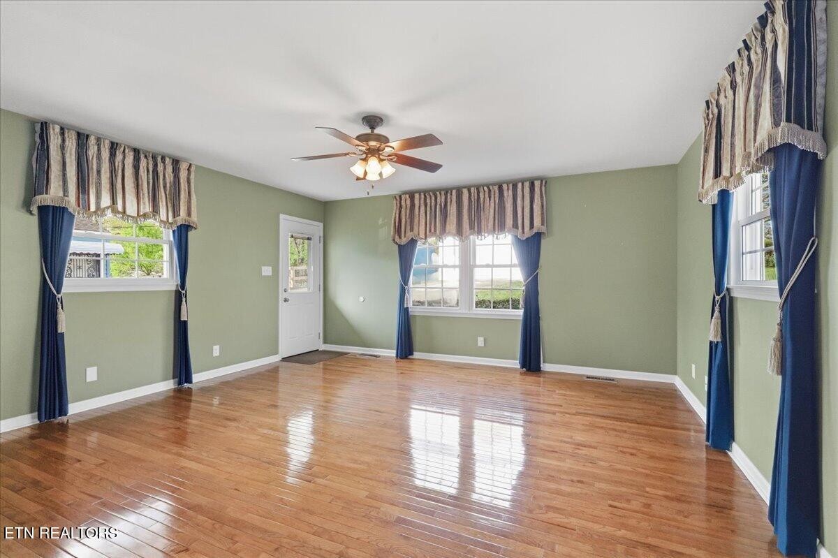 2445 Kennington Rd Property Photo 15