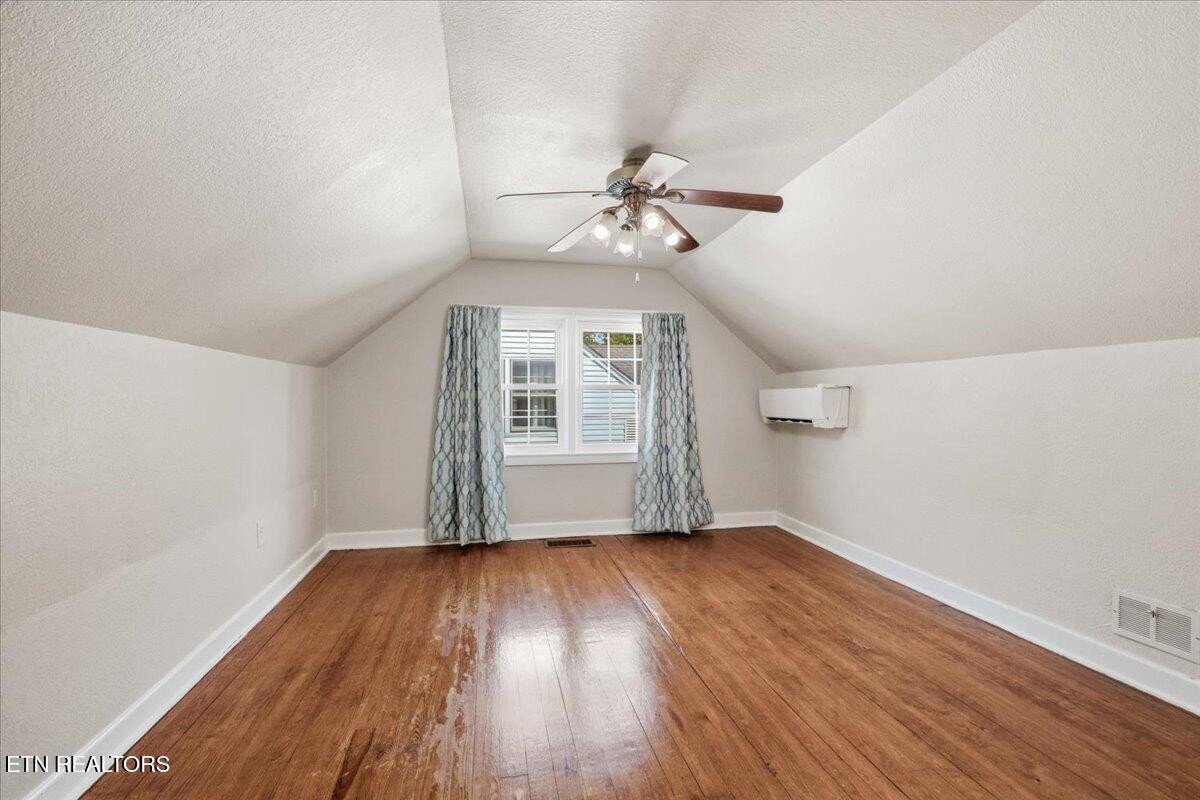 2445 Kennington Rd Property Photo 22