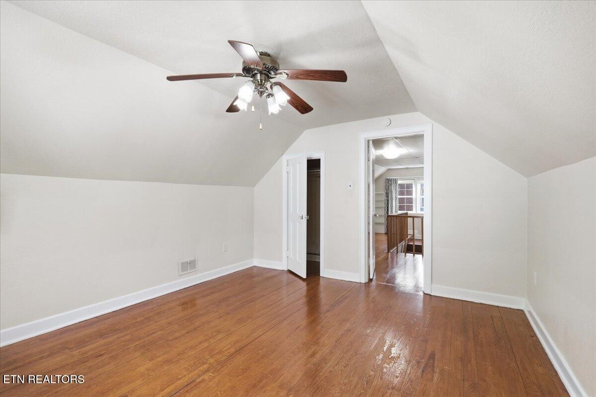 2445 Kennington Rd Property Photo 23