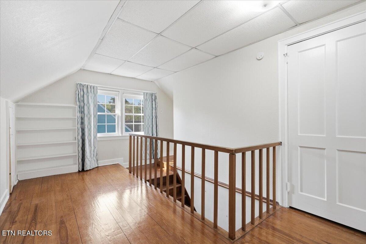 2445 Kennington Rd Property Photo 24