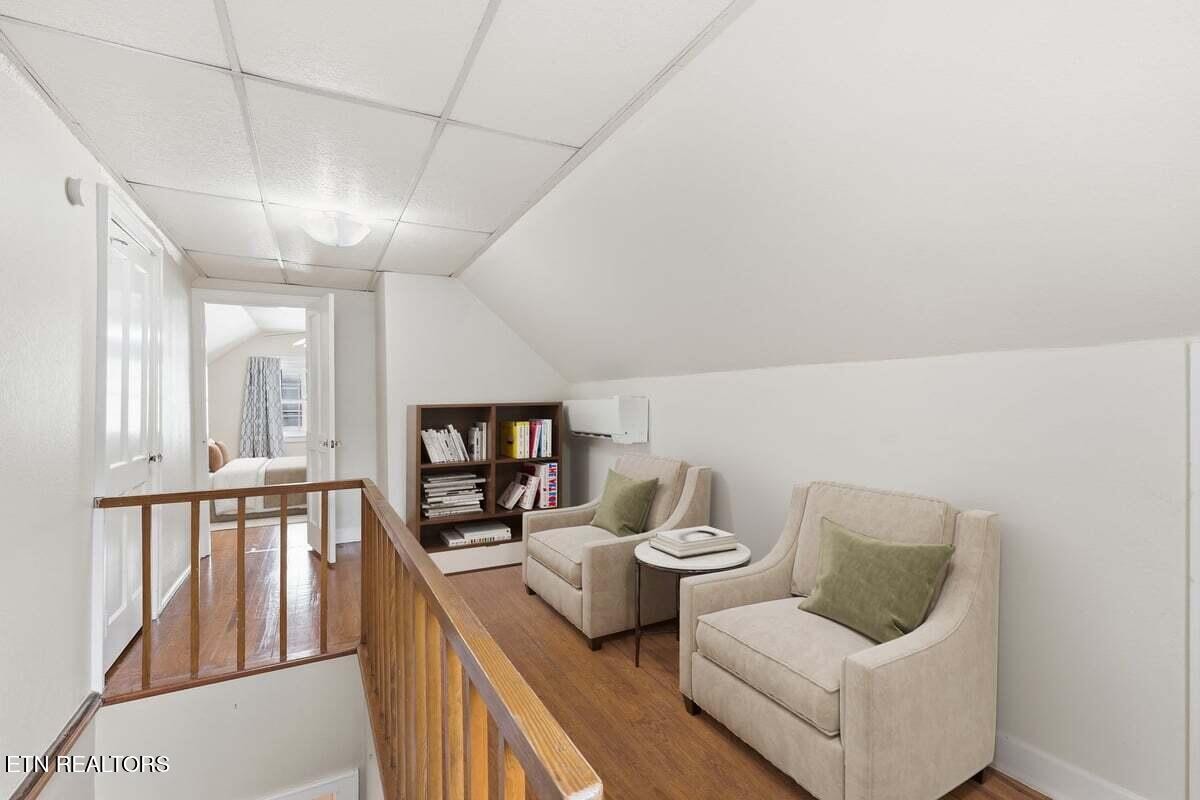 2445 Kennington Rd Property Photo 26