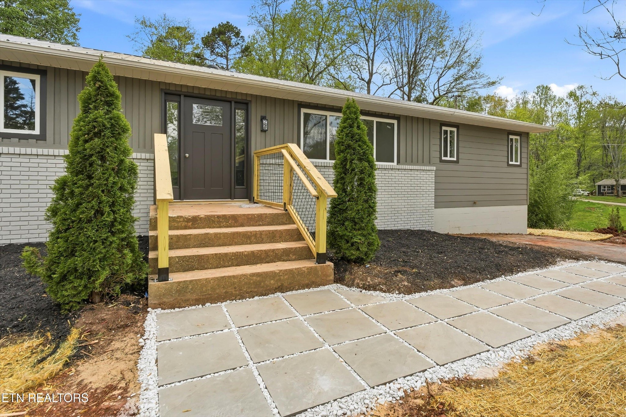 1717 Polkwright Lane Property Photo 4