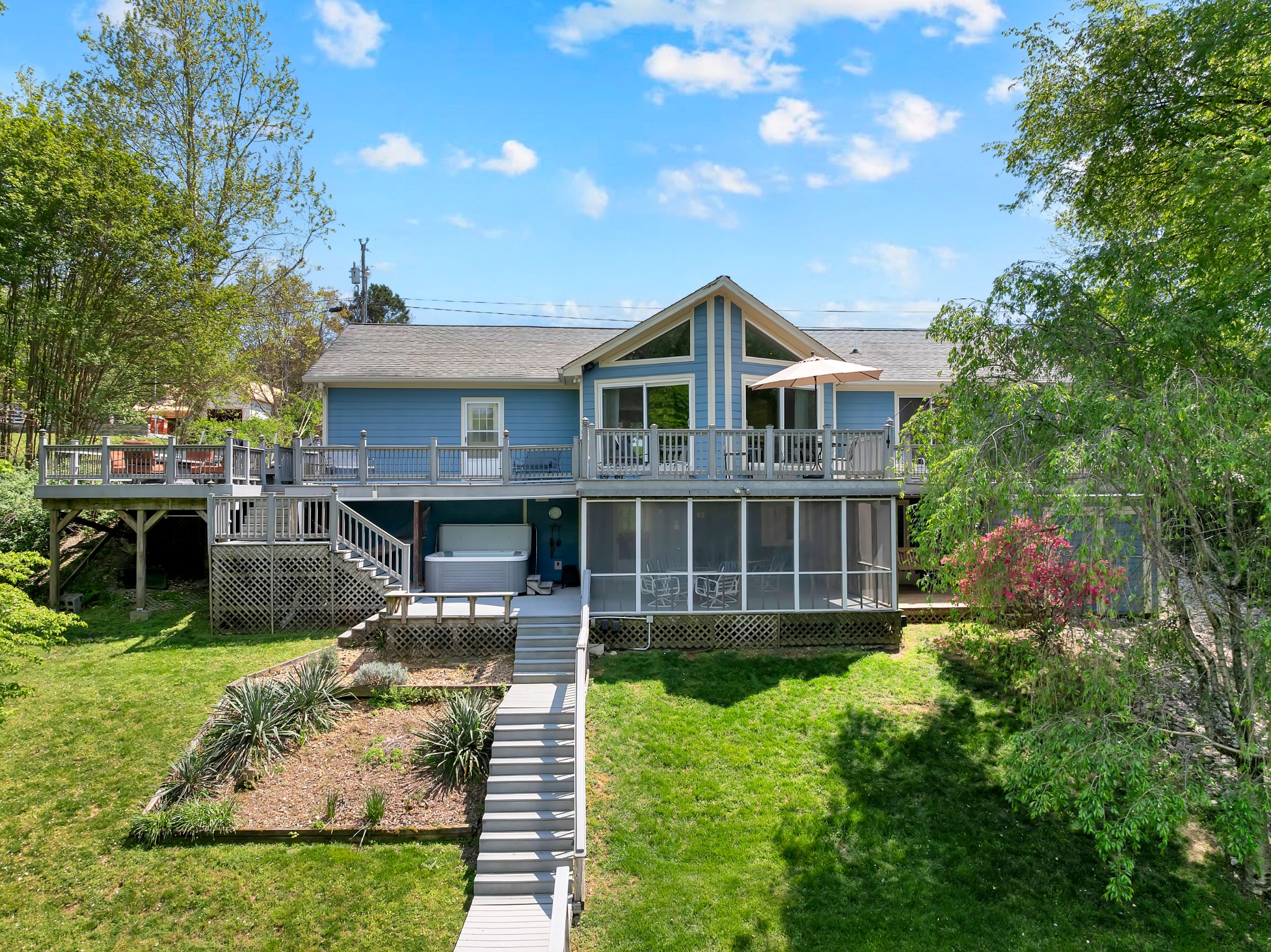 1576 Damron Rd Property Photo 1