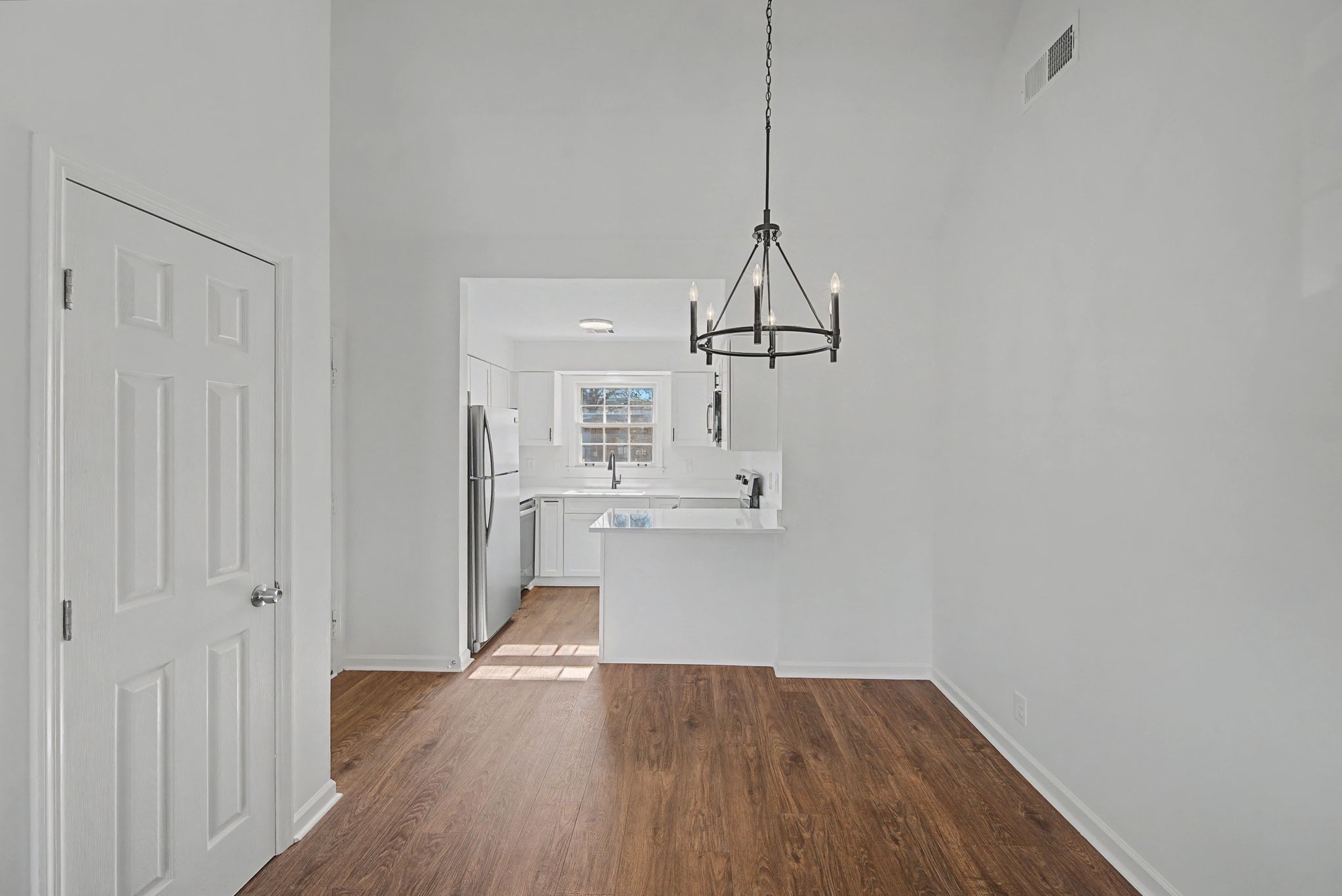 2135 Acklen Ave Property Photo 6