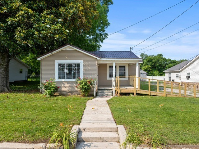 313 Tennessee Ave, S Property Photo 1