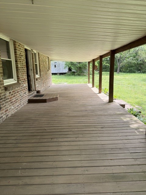 166 Indiana Ave Property Photo 5